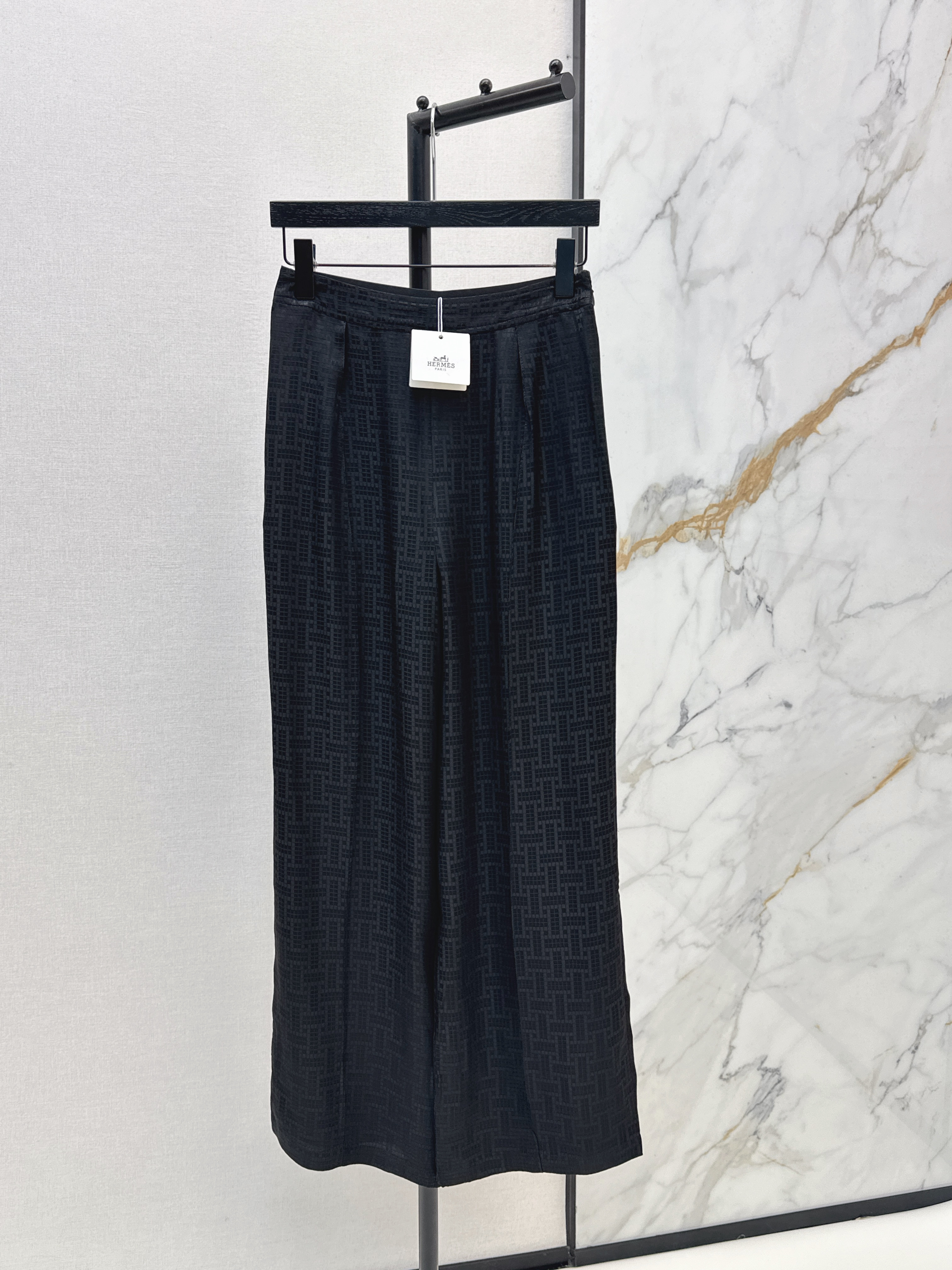 Her 26ss jacquard silk pant