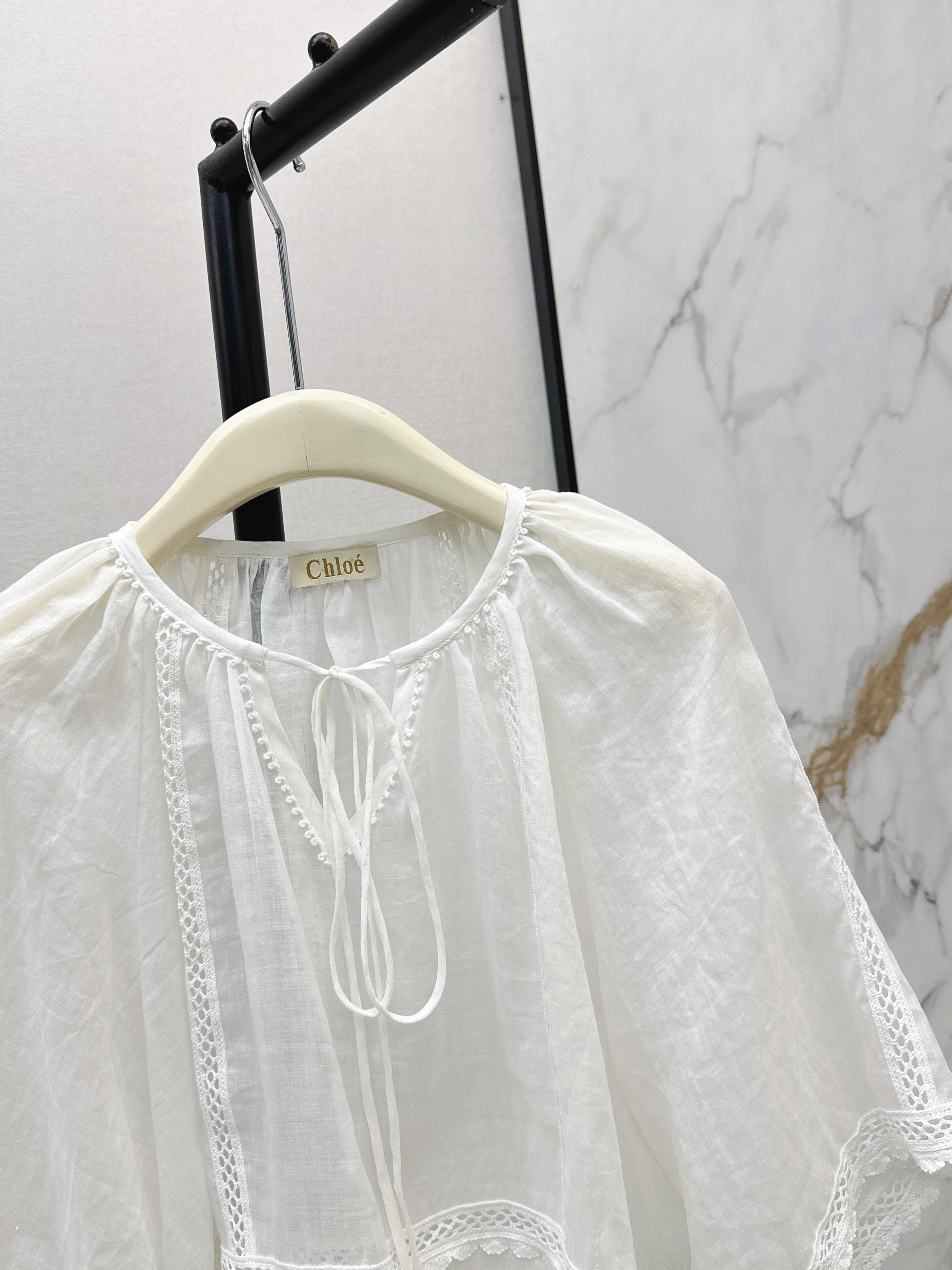 Chol 26ss cape sleeve blouse