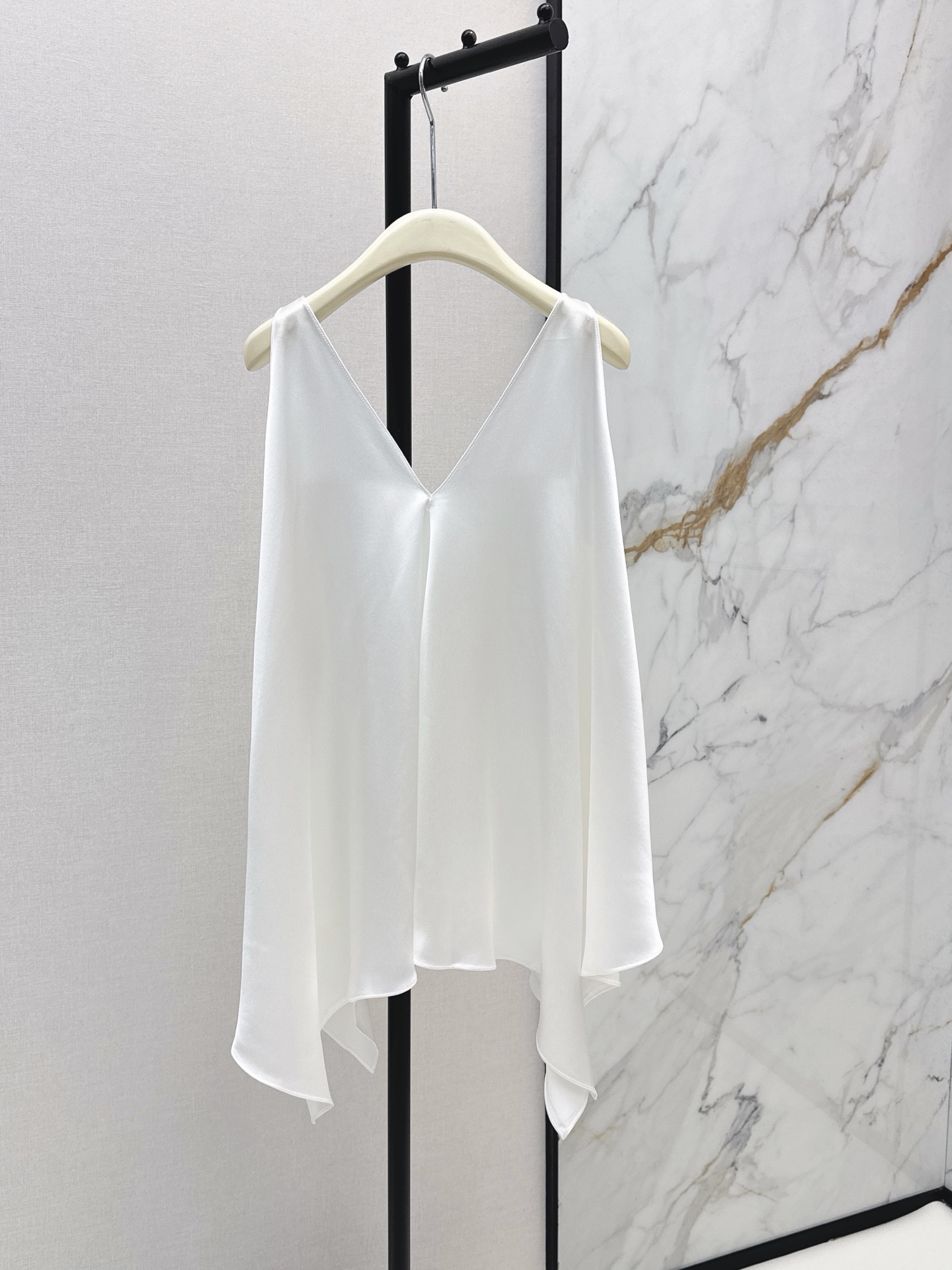 Row 26ss asymmetrical top
