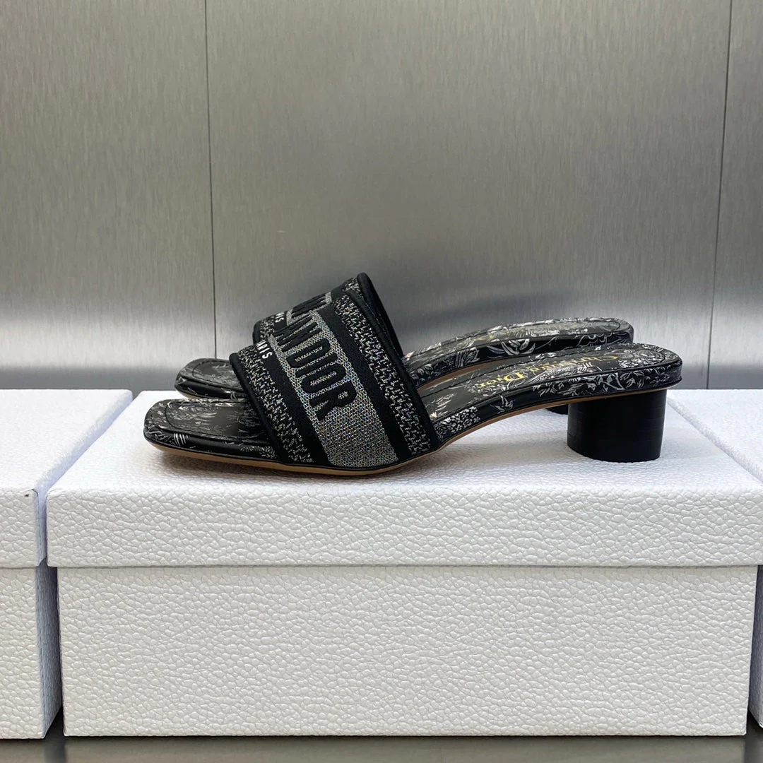 CD 25ss DWAY slippers