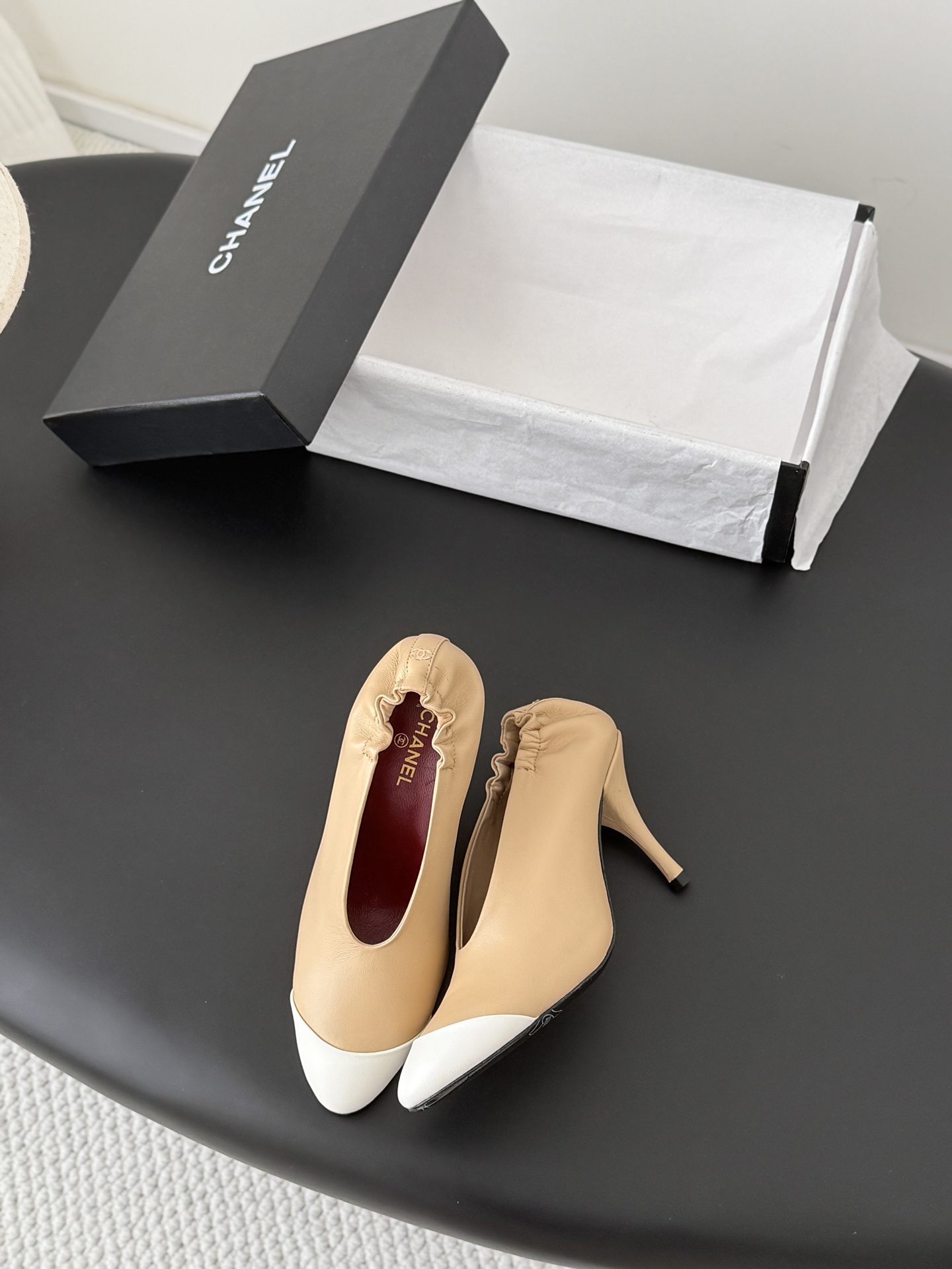 Chan 26ss cap-toe pump