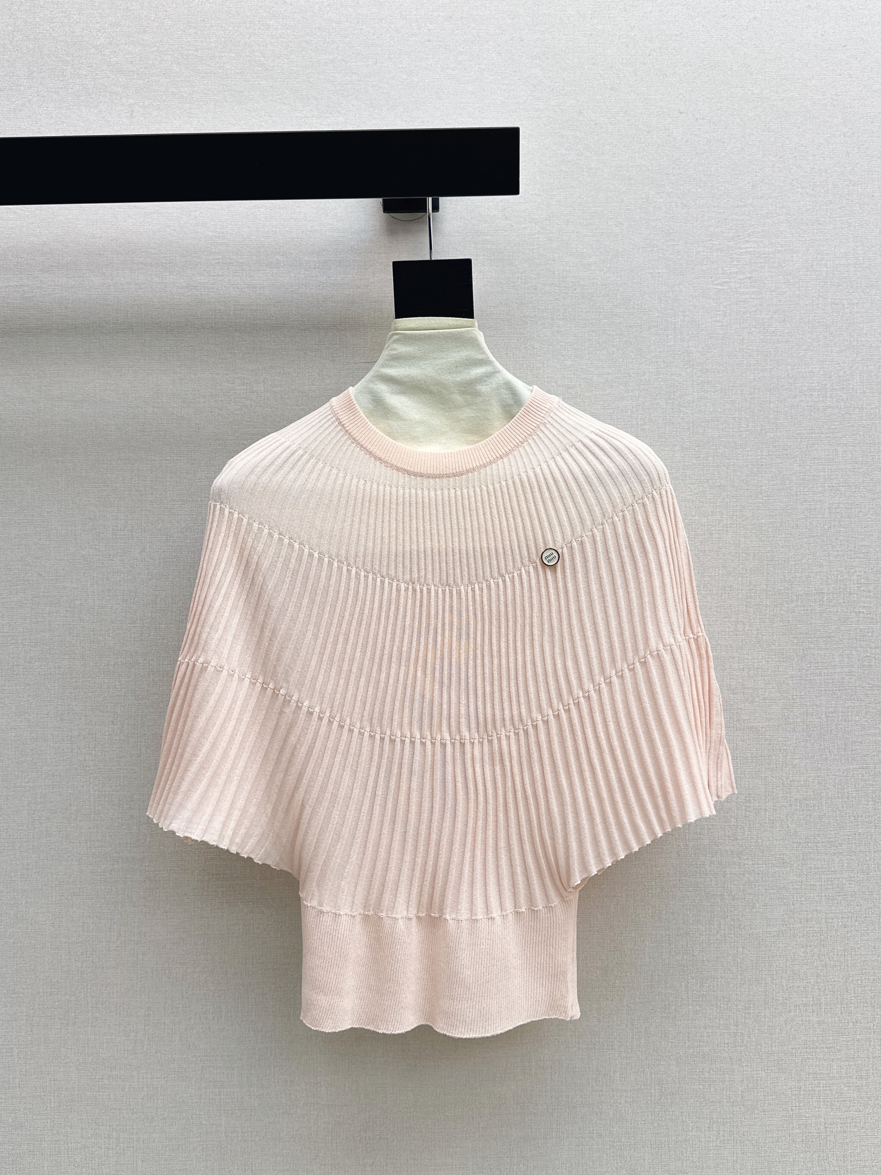 Miu 26ss cape knitwear
