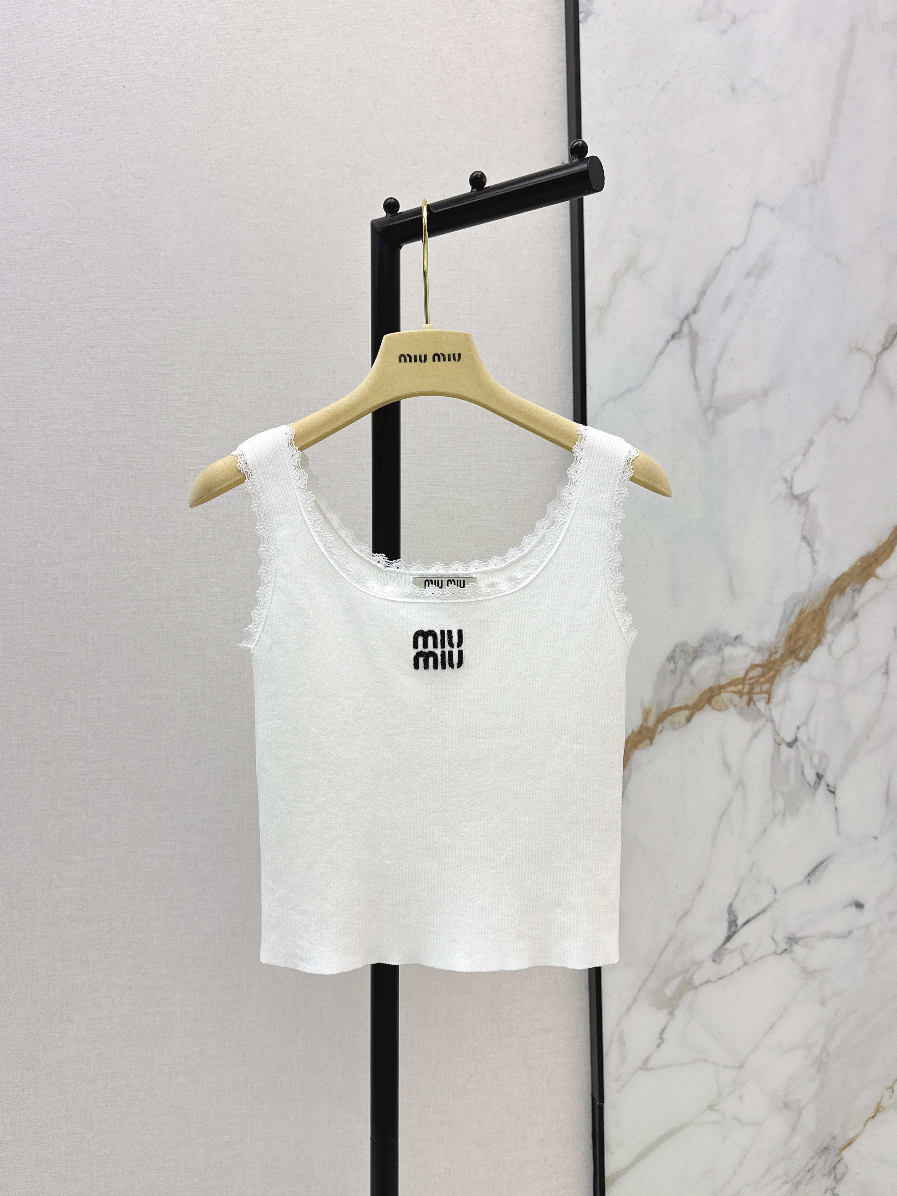 Miu 26ss lace knit vest