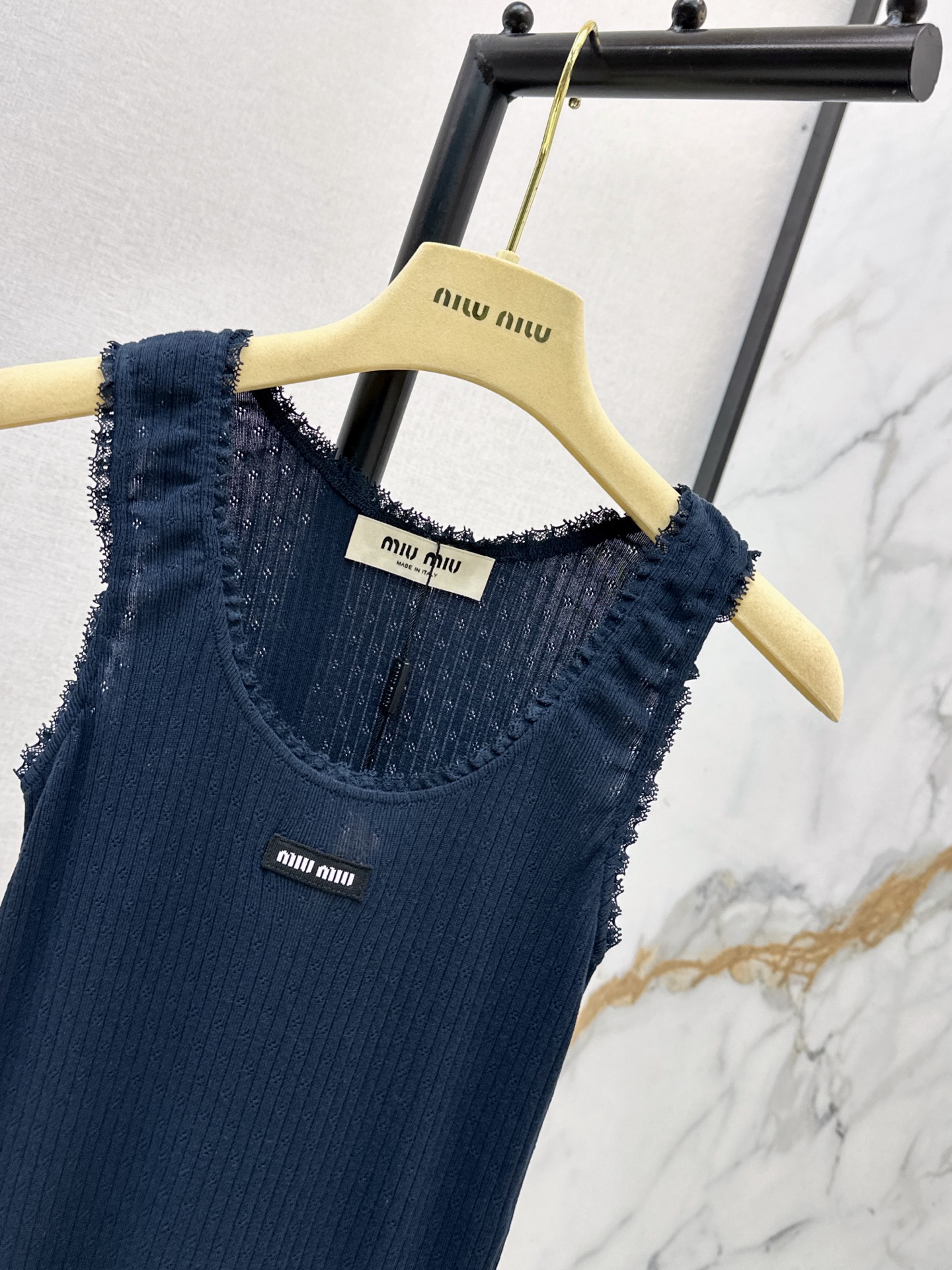 Miu 26ss lace ruffle vest