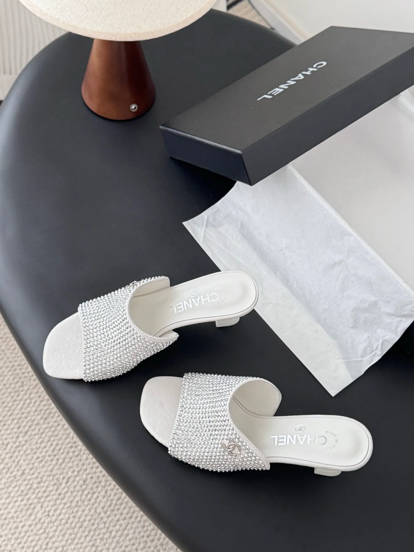 Chan 25fw kitten sandals