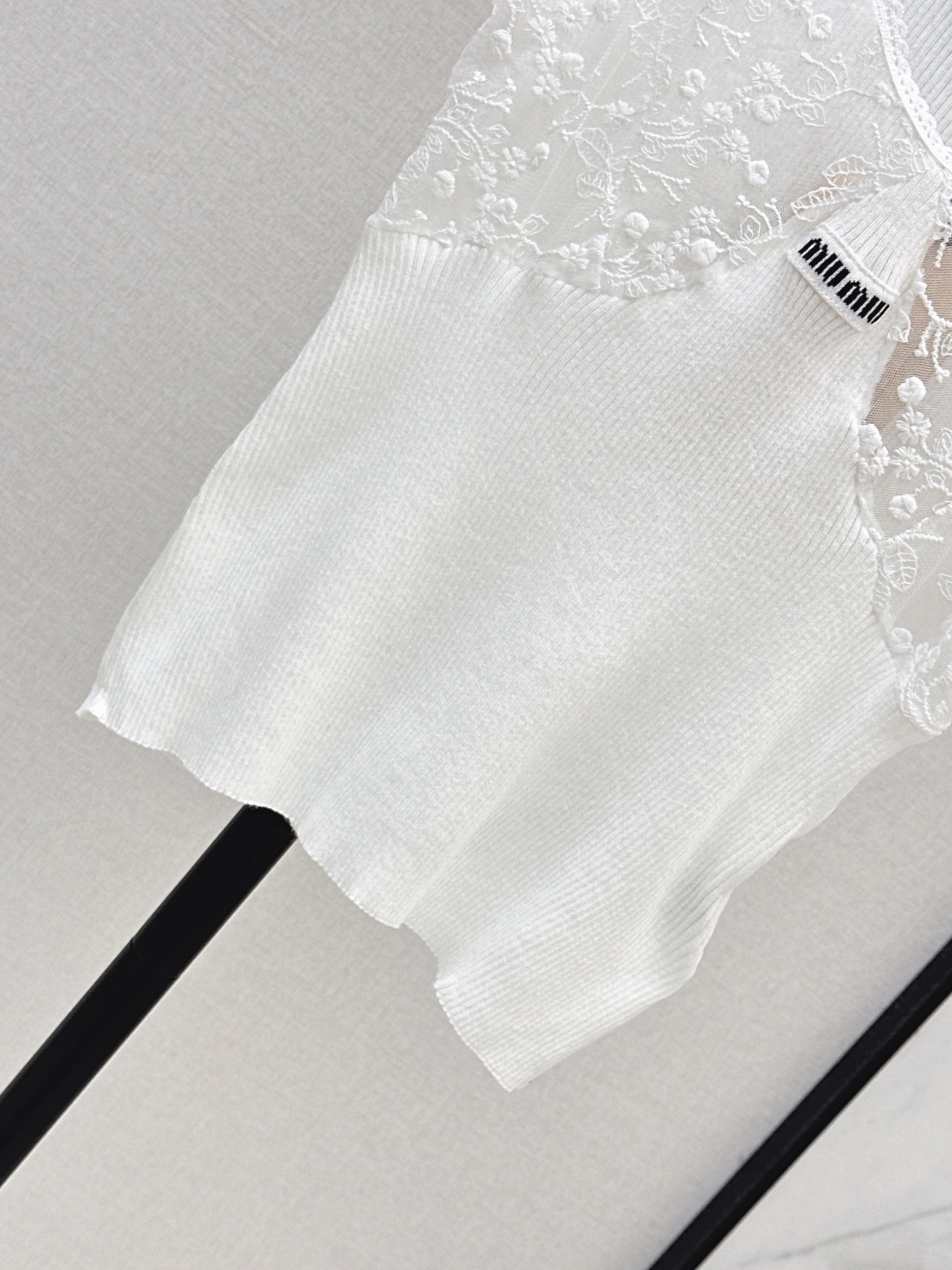Miu 26ss lace trim camisole