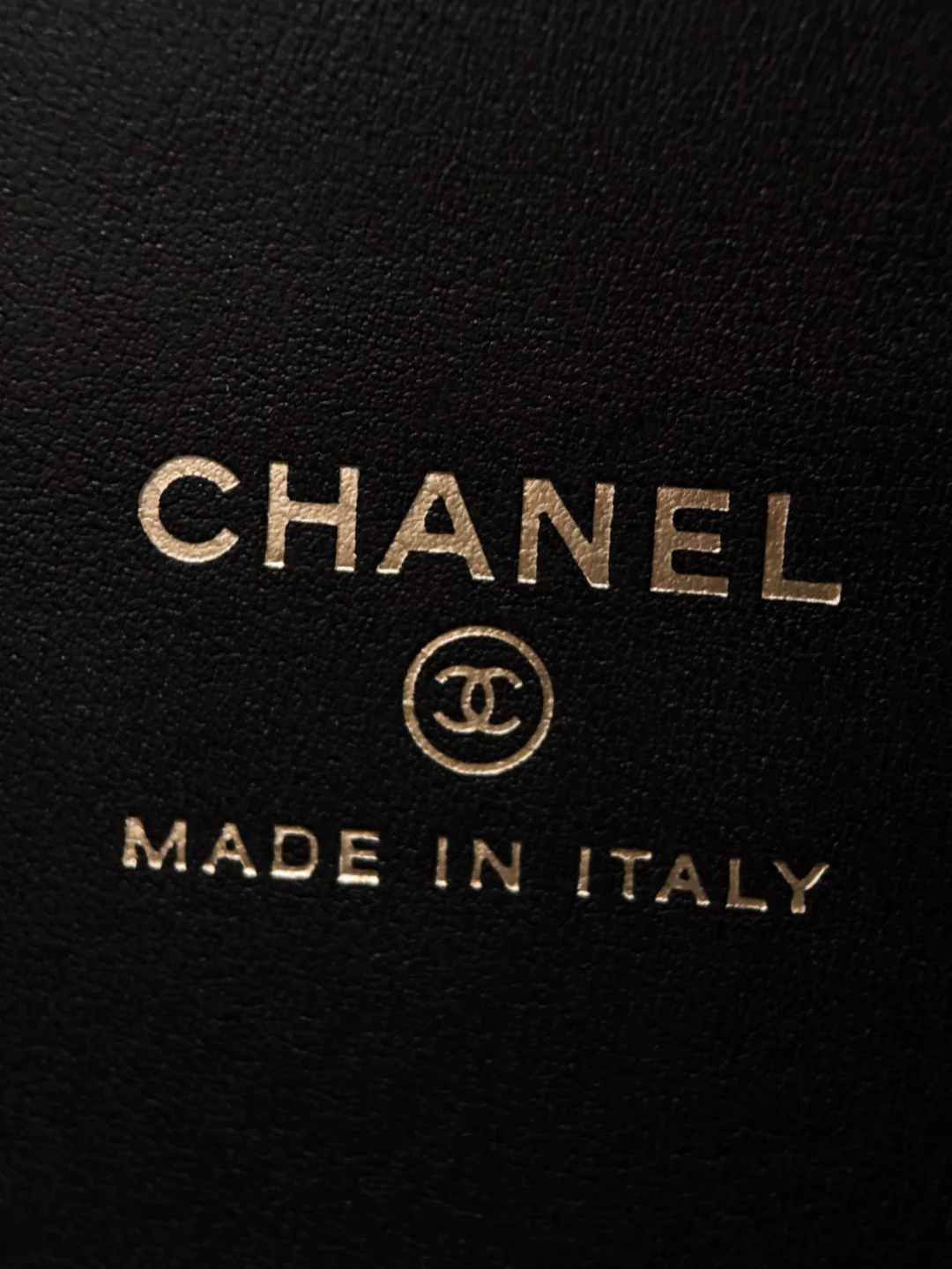 Chan 25C shell bag with chain