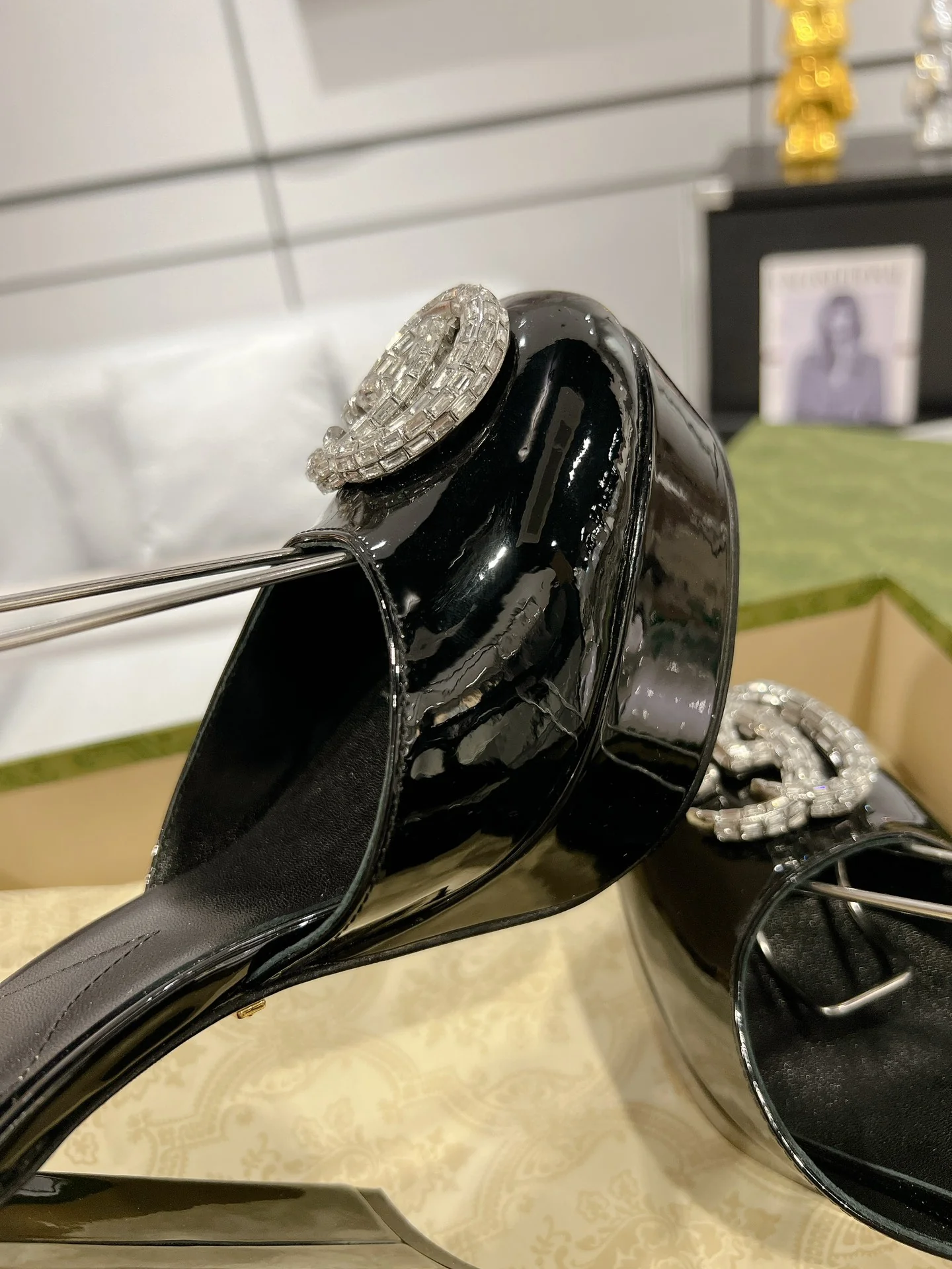 Gucc 25fw chunky heels with crystal diamond bling pumps