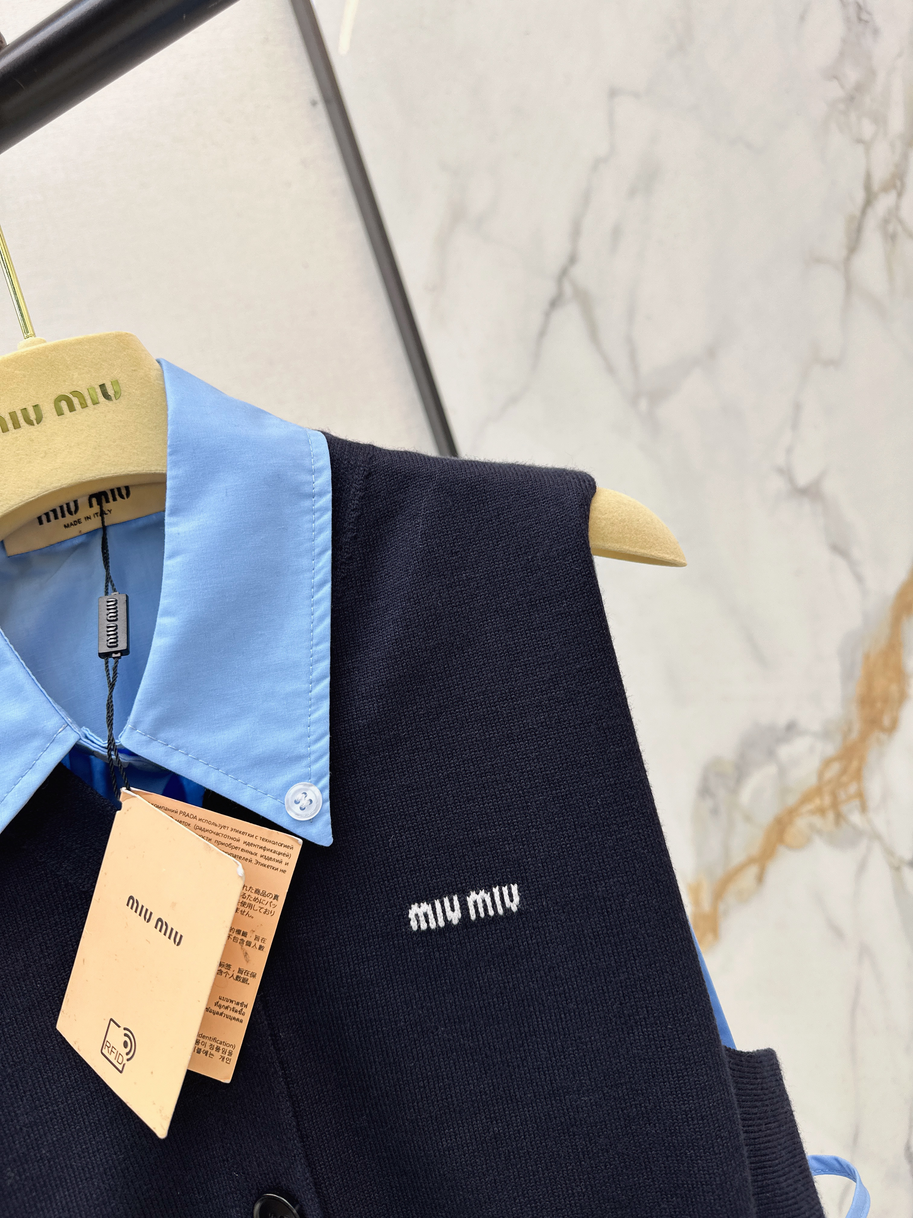 Miu 26ss knit vest sleeveless shirt set