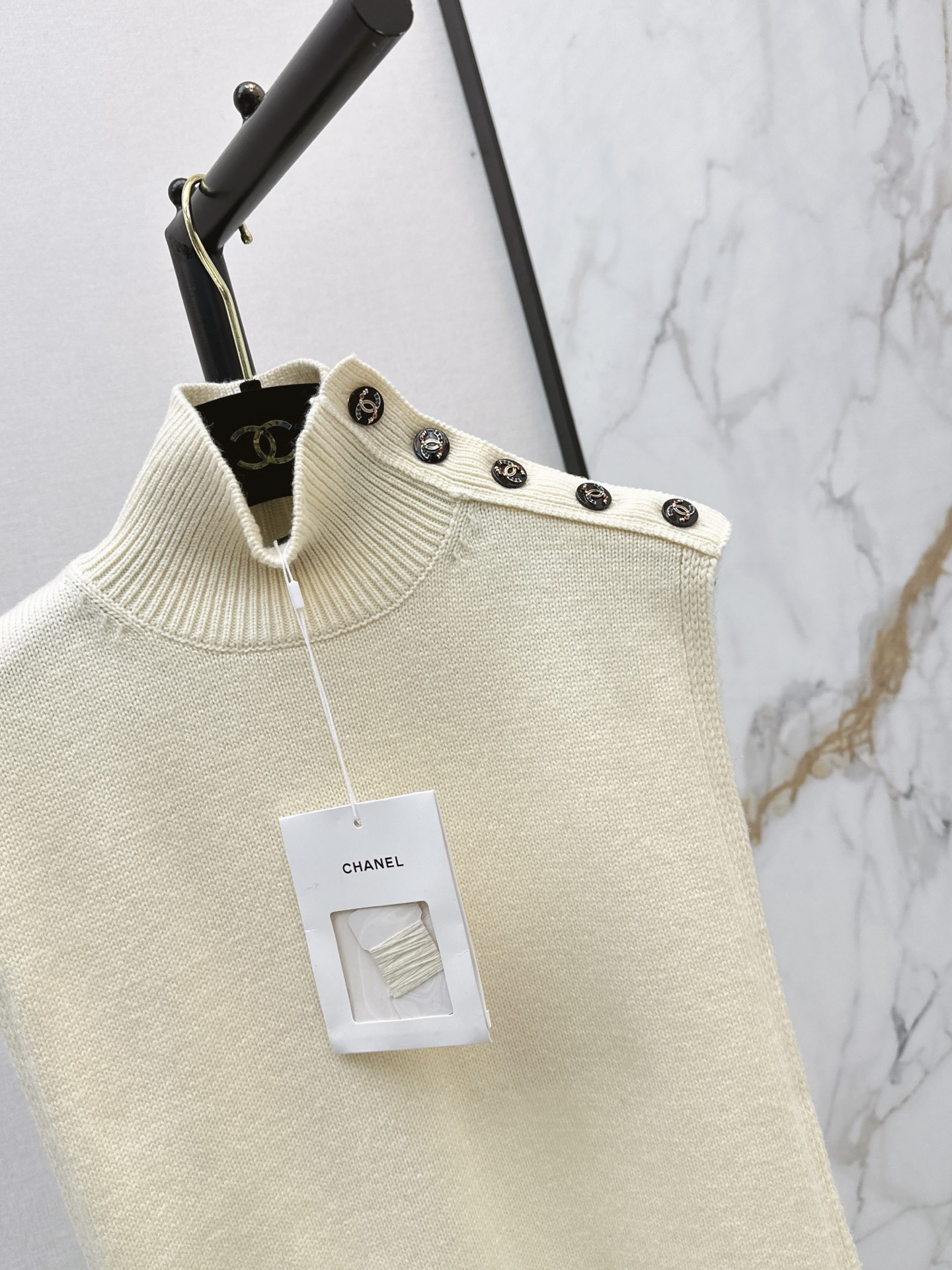 Chan 26ss high neck vest cape