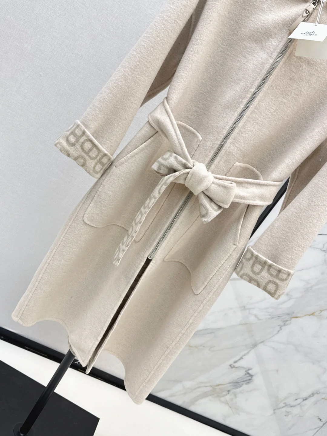 Her 25fw cashmere coat