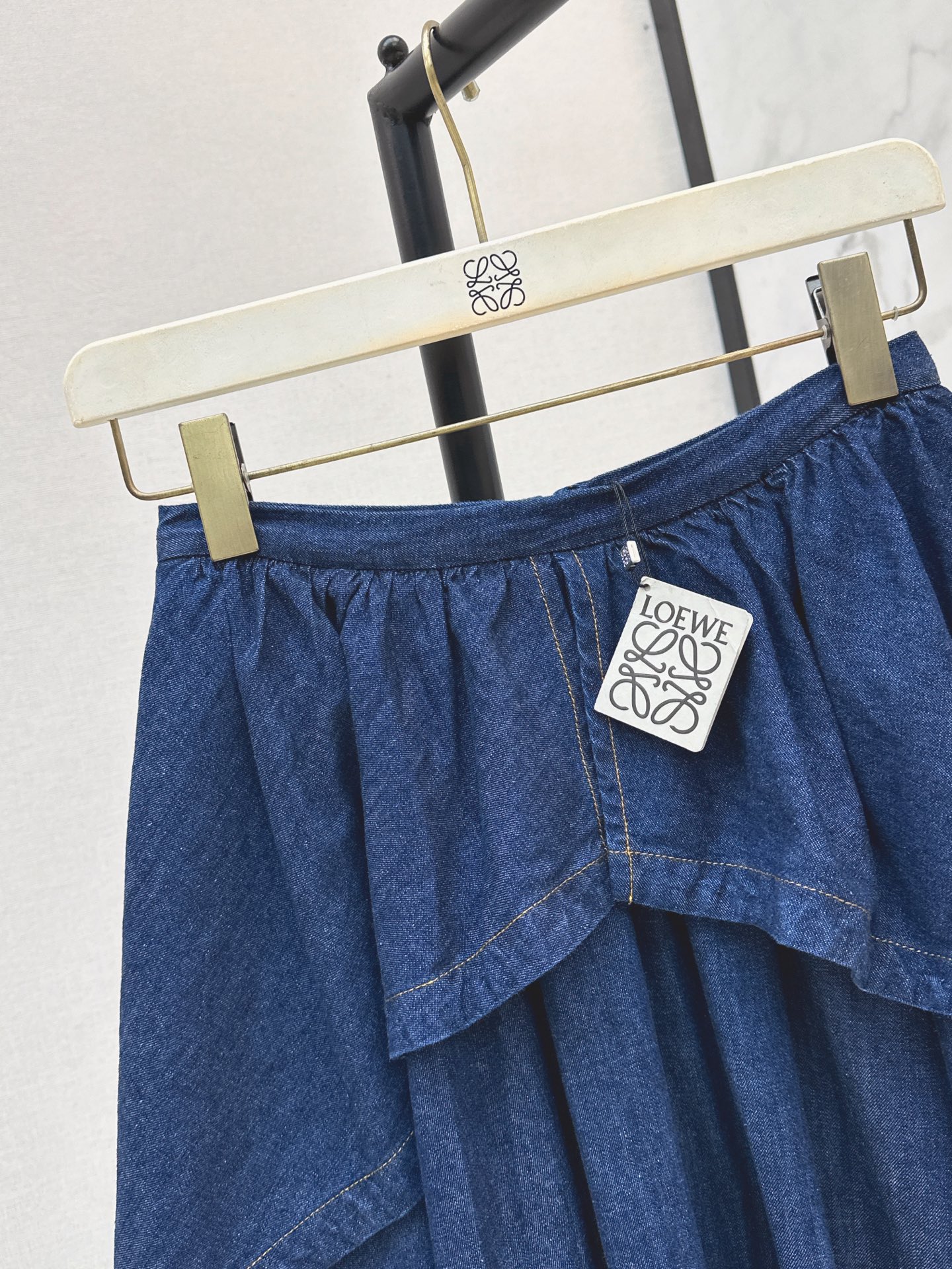 Loe 26ss asymmetrical ruffle denim skirt