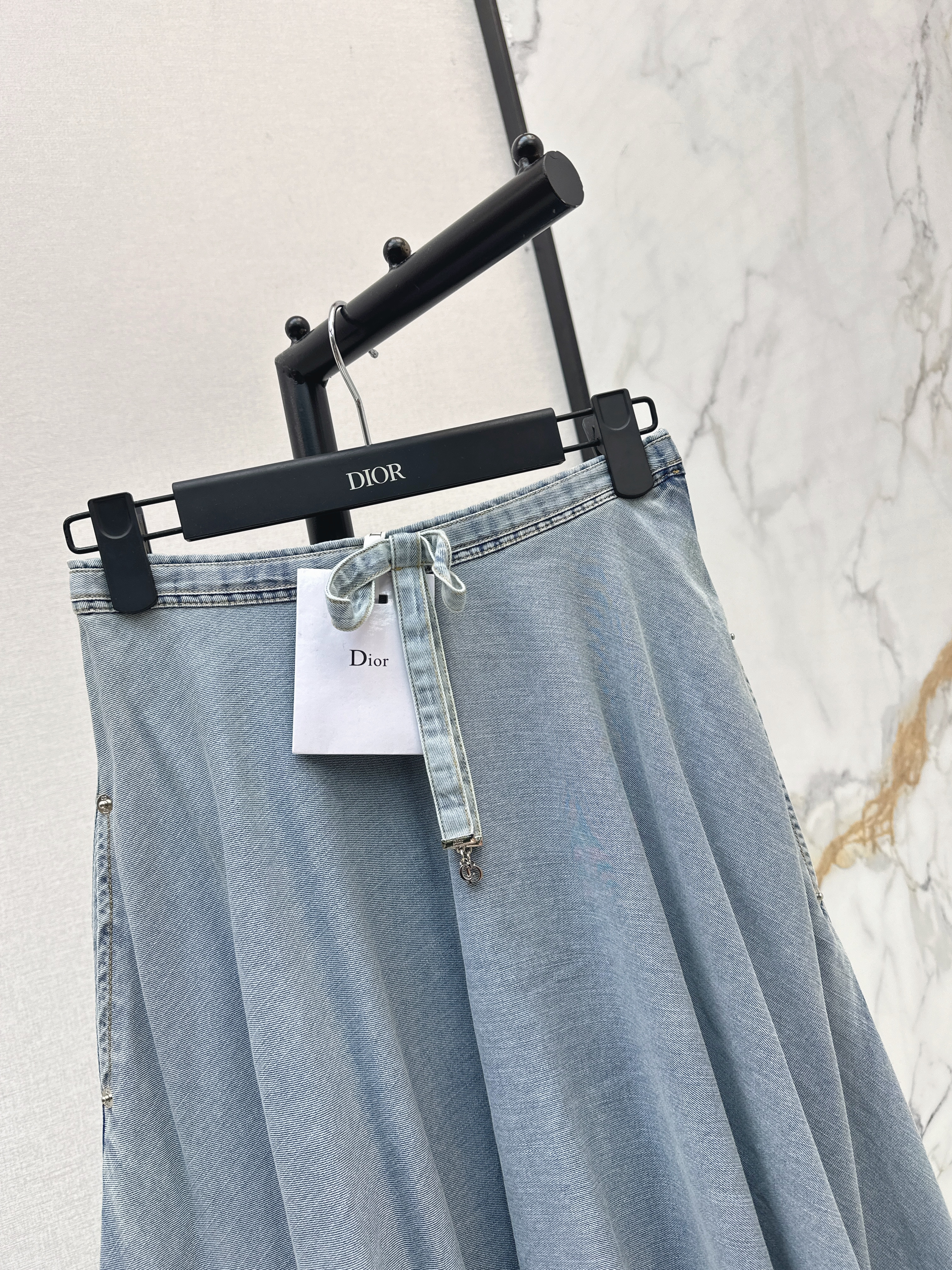 CD 26ss pleated denim skirt