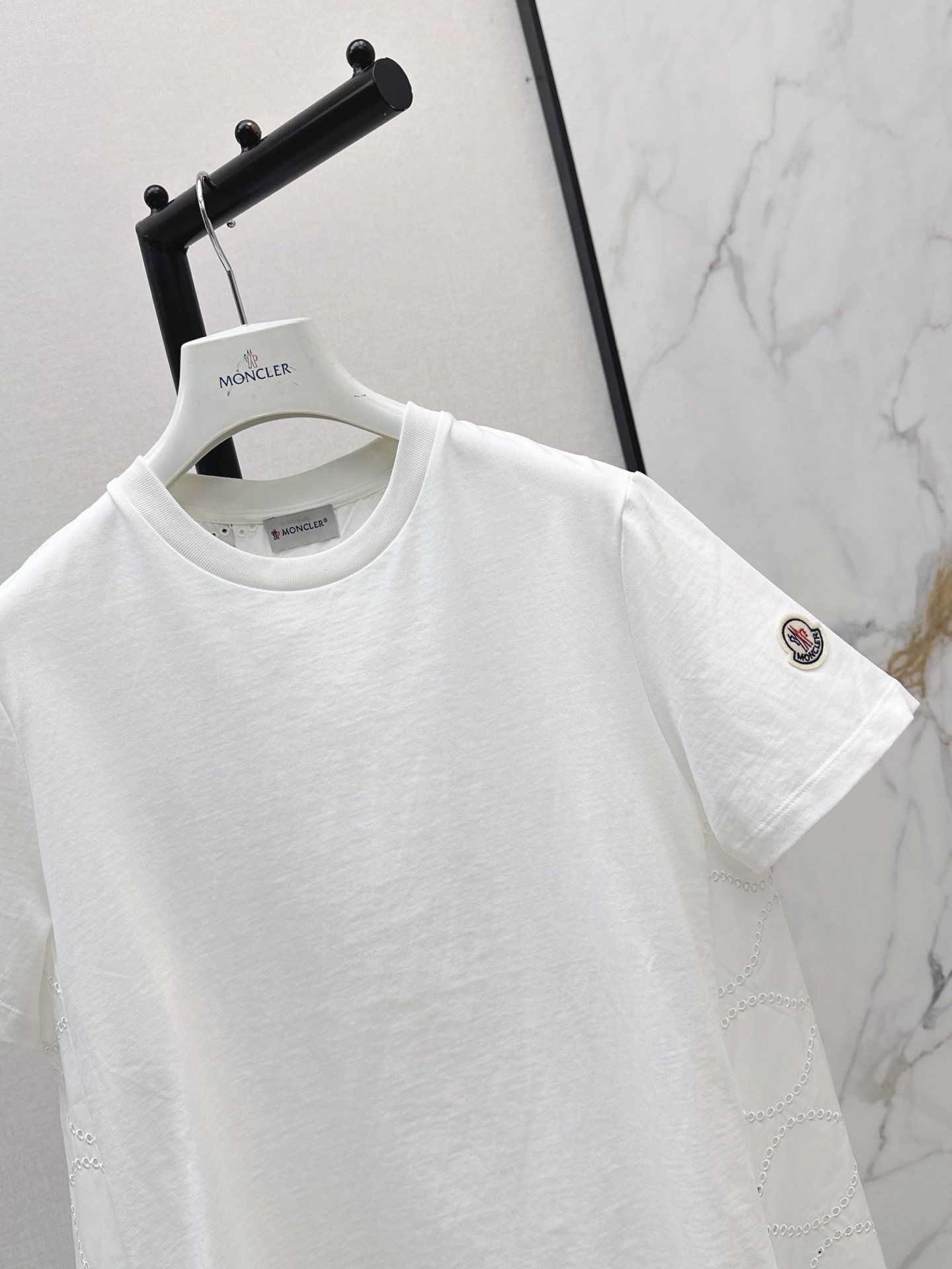 Monc 26ss embroidert t-shirt