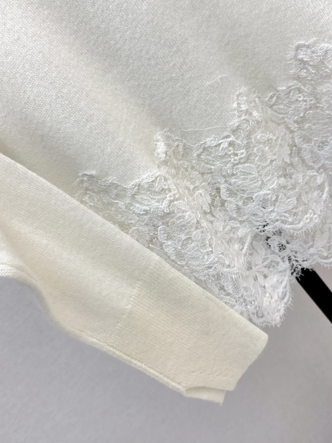 ES 26ss embroidery lace sweater