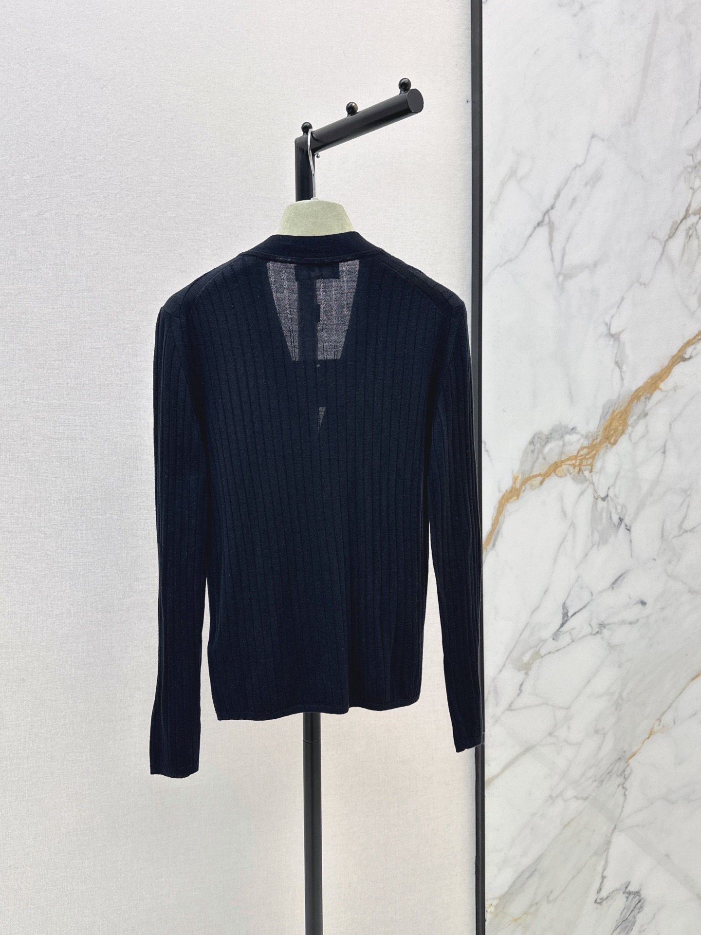 Loui 26ss v-neck knit cardigan