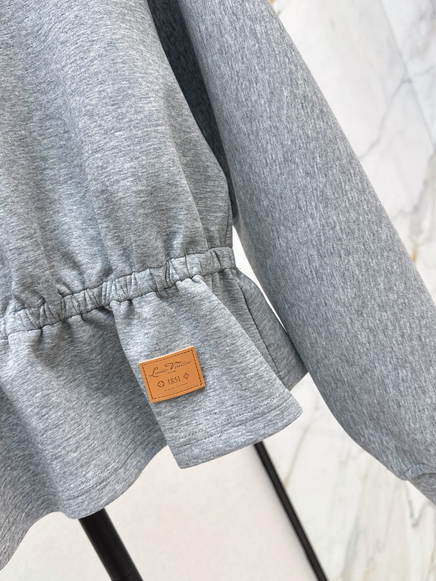 Loui 26ss waist cinching sweatshirt