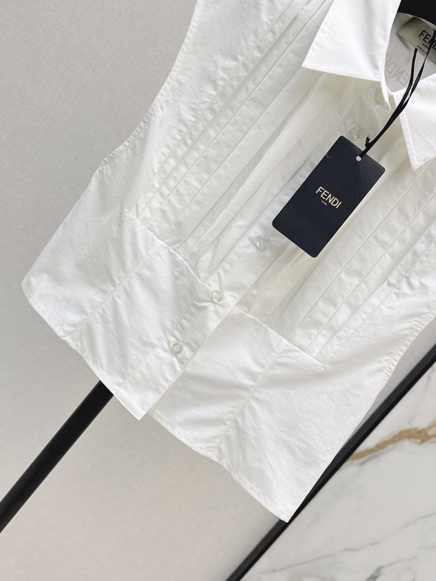 Fen 26ss sleeveless shirt