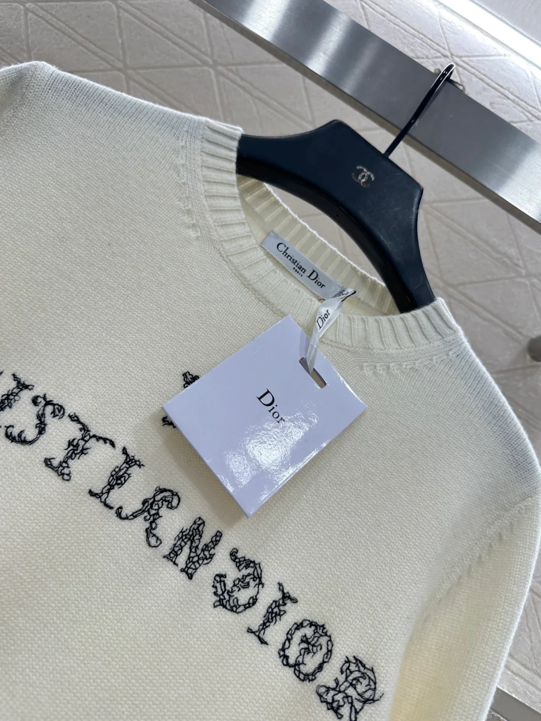 CD 25fw embroidery sweater