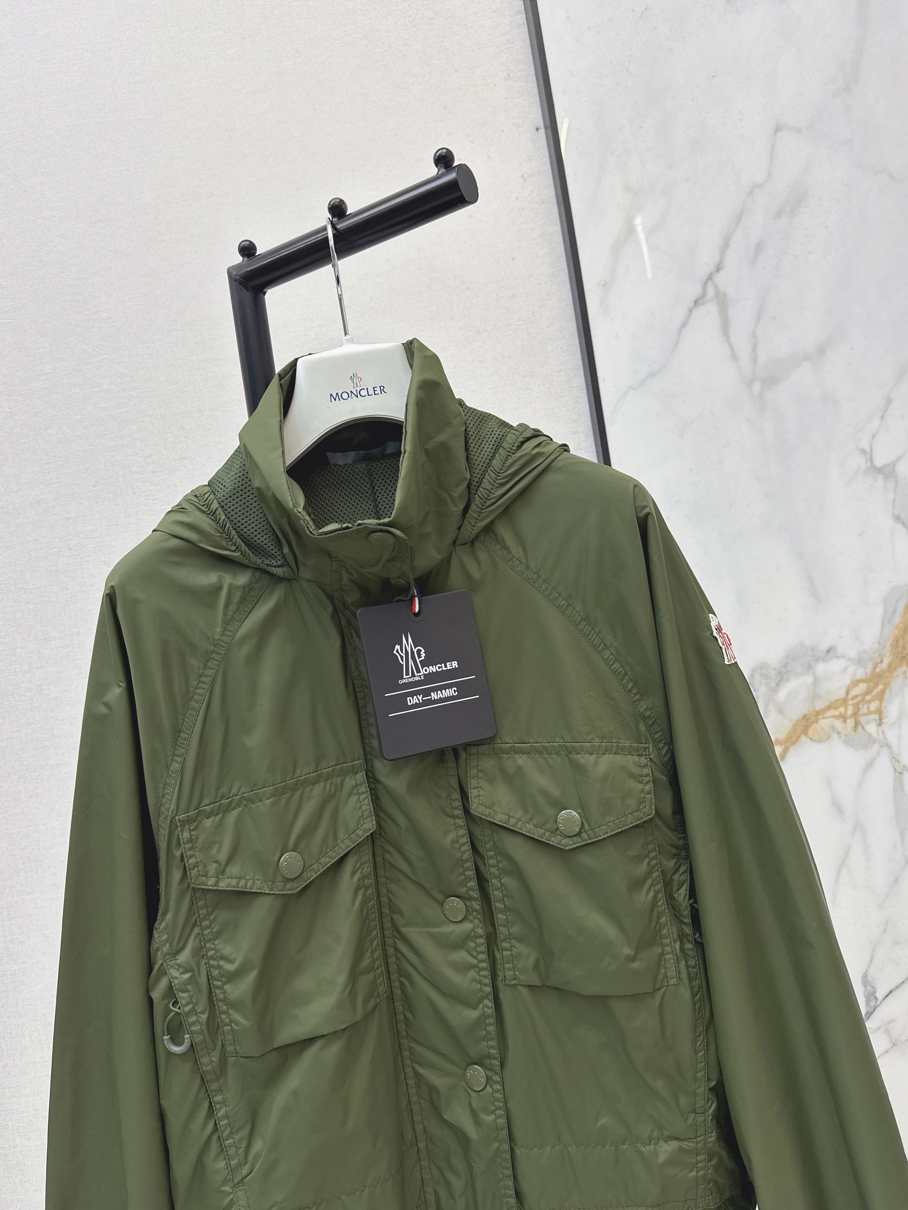 Monc 26ss trench coat