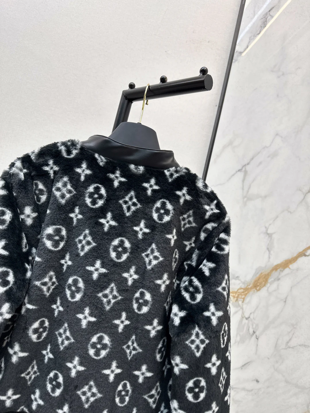 Loui 25fw fleece jacket