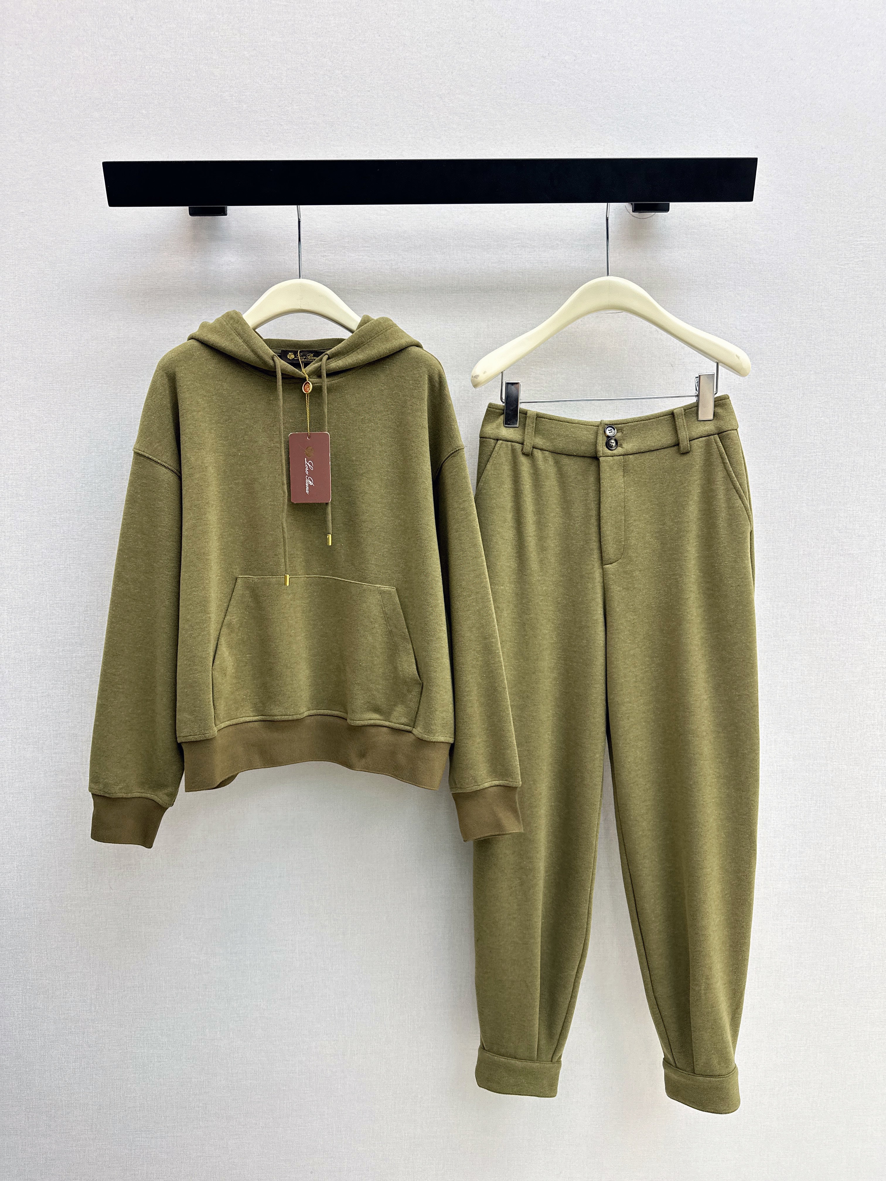 Loro 26ss sweatsuit