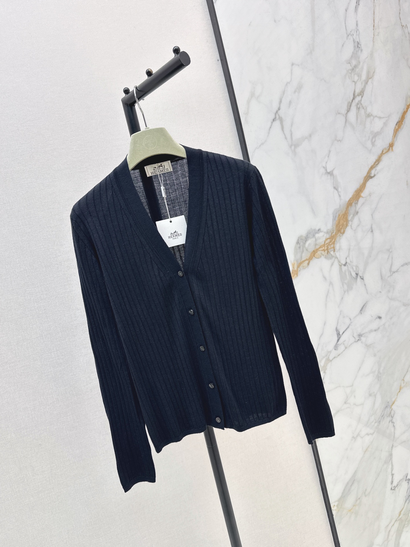 Loui 26ss v-neck knit cardigan
