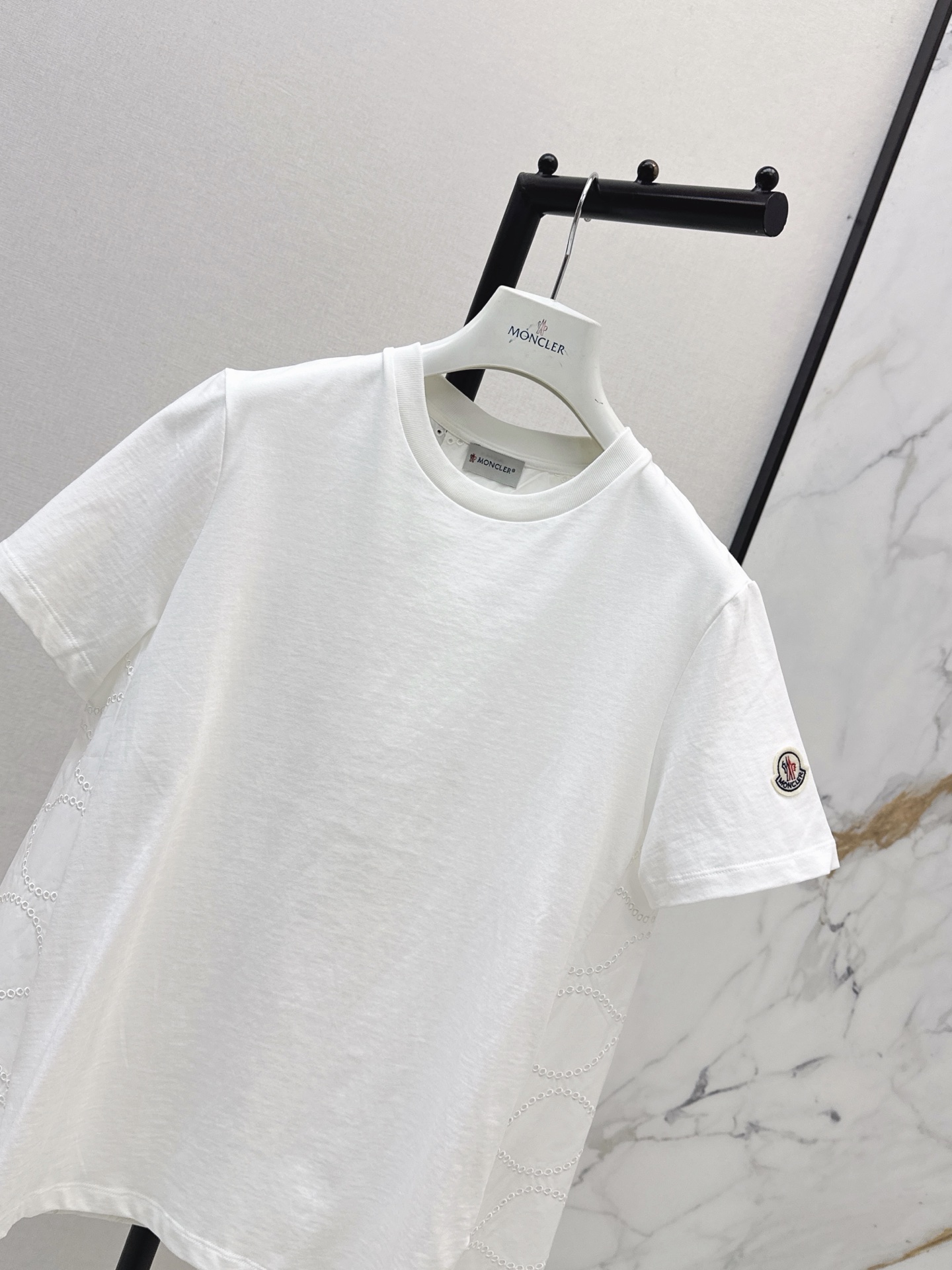Monc 26ss embroidert t-shirt