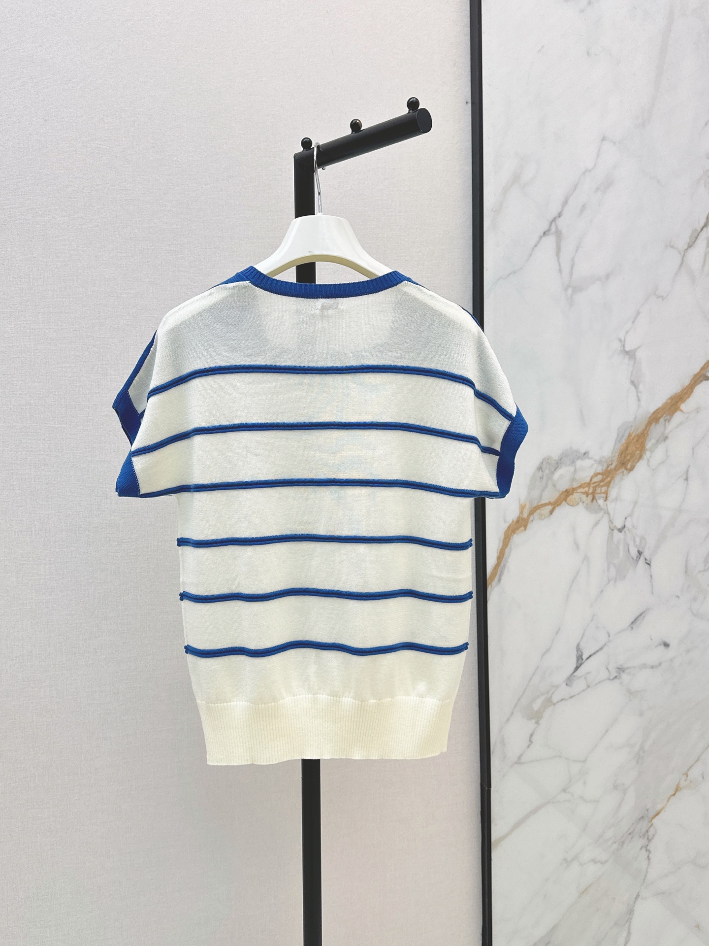 Loe 26ss stripe knit sweater