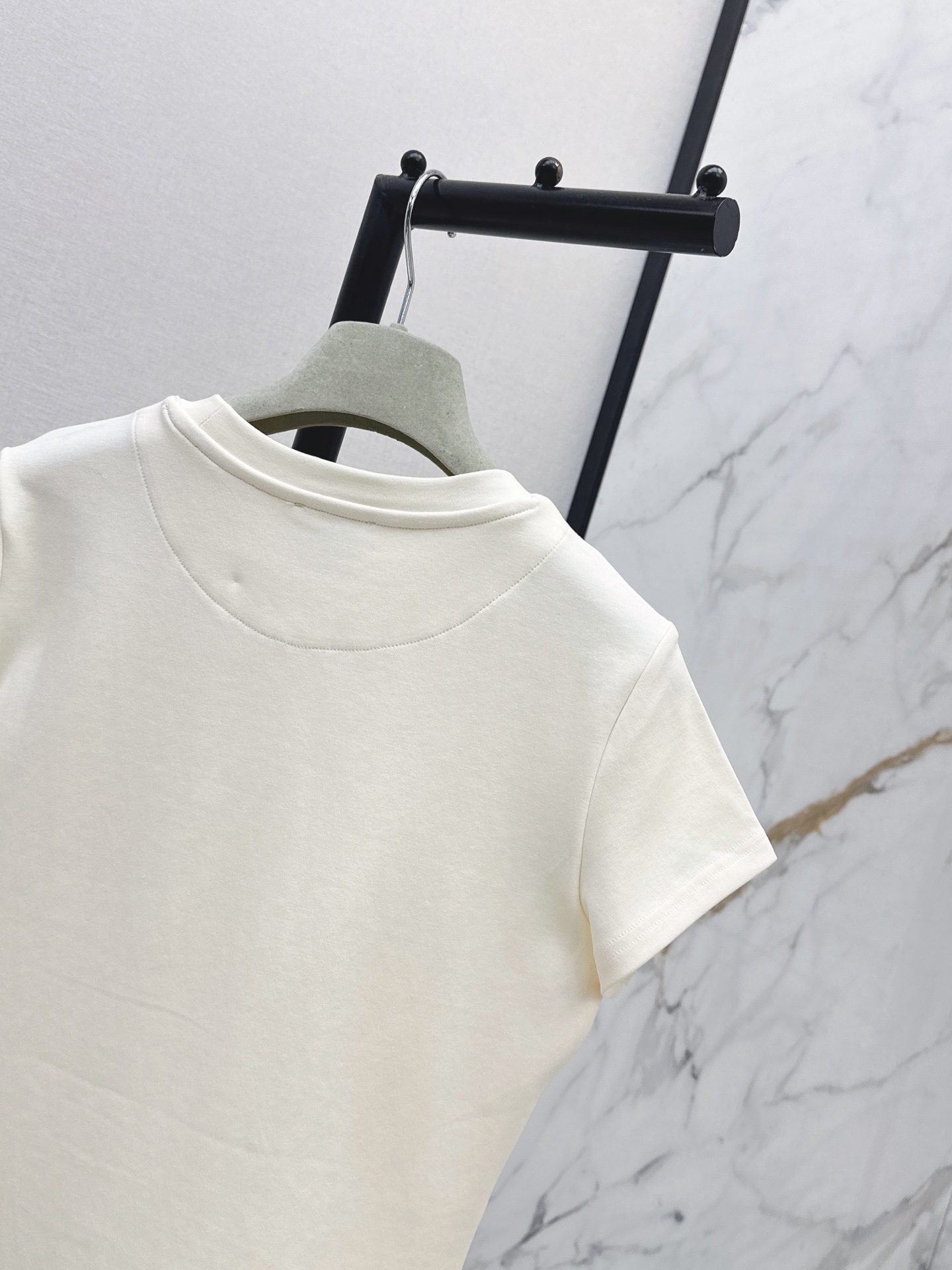 Her 26ss embroidery t-shirt