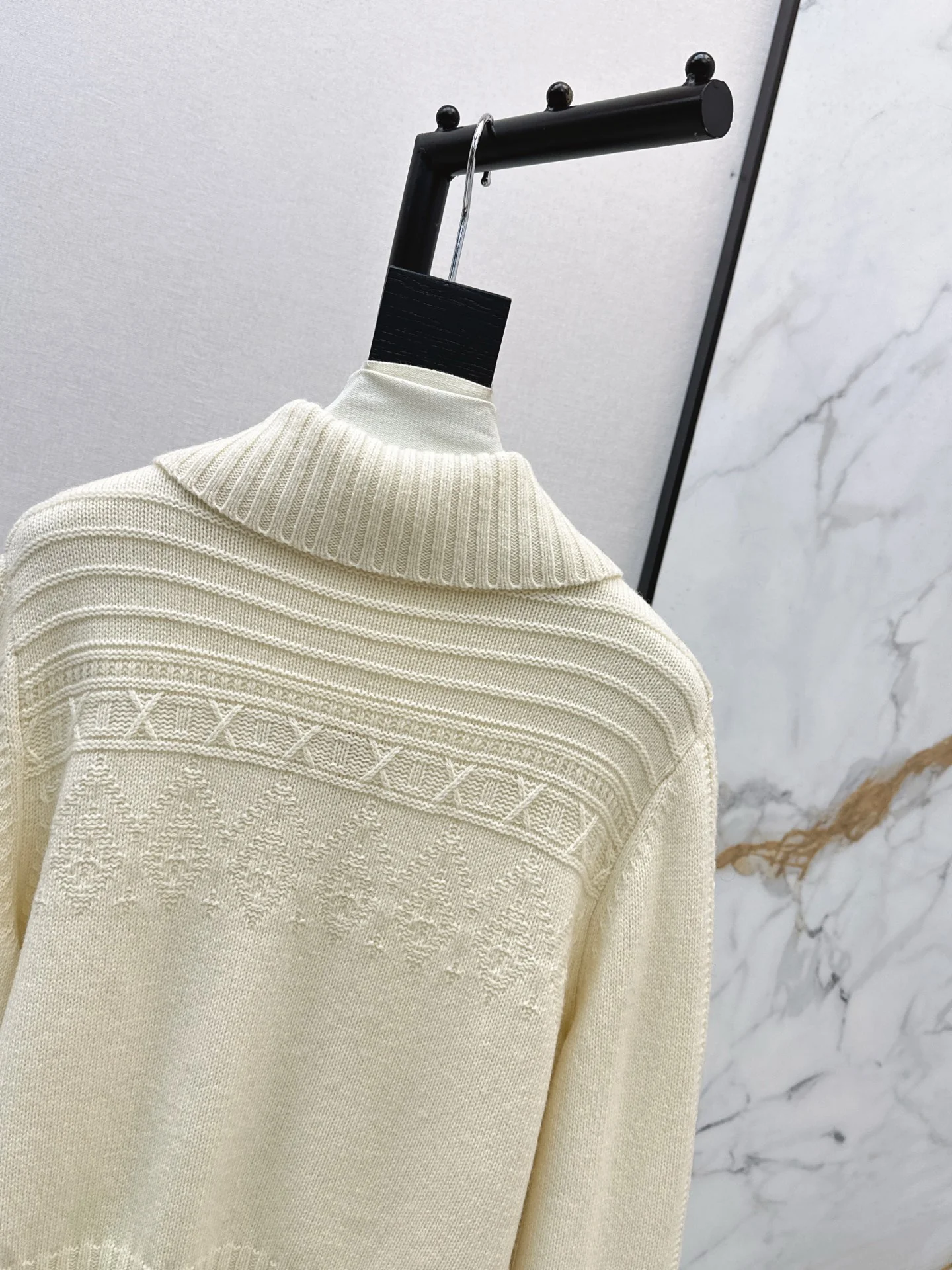 Loe 26ss zipper sweater