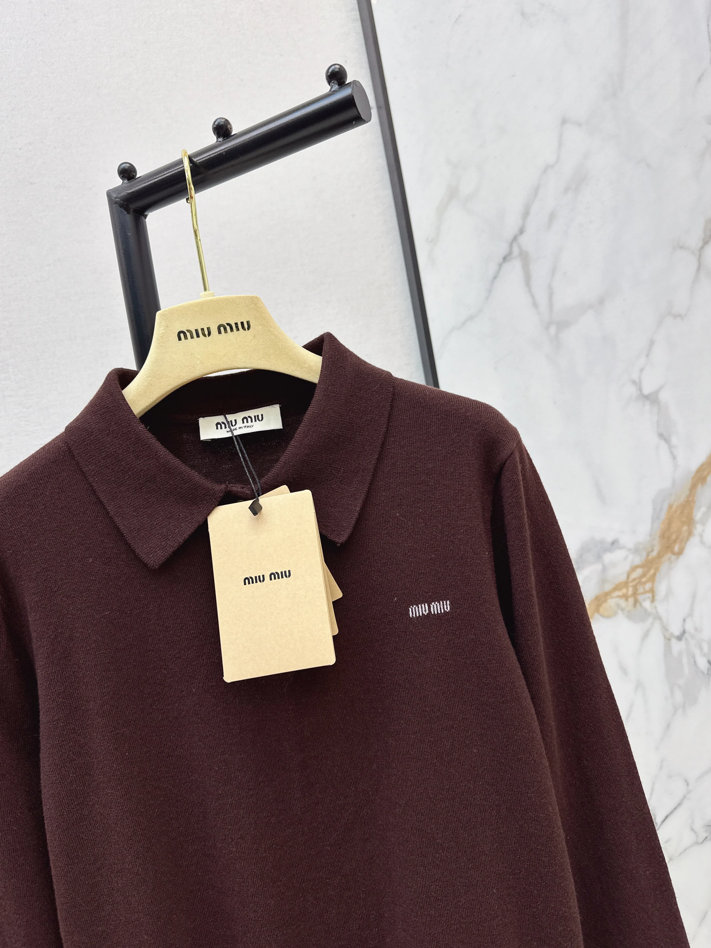 Miu 26ss embroidery sweater