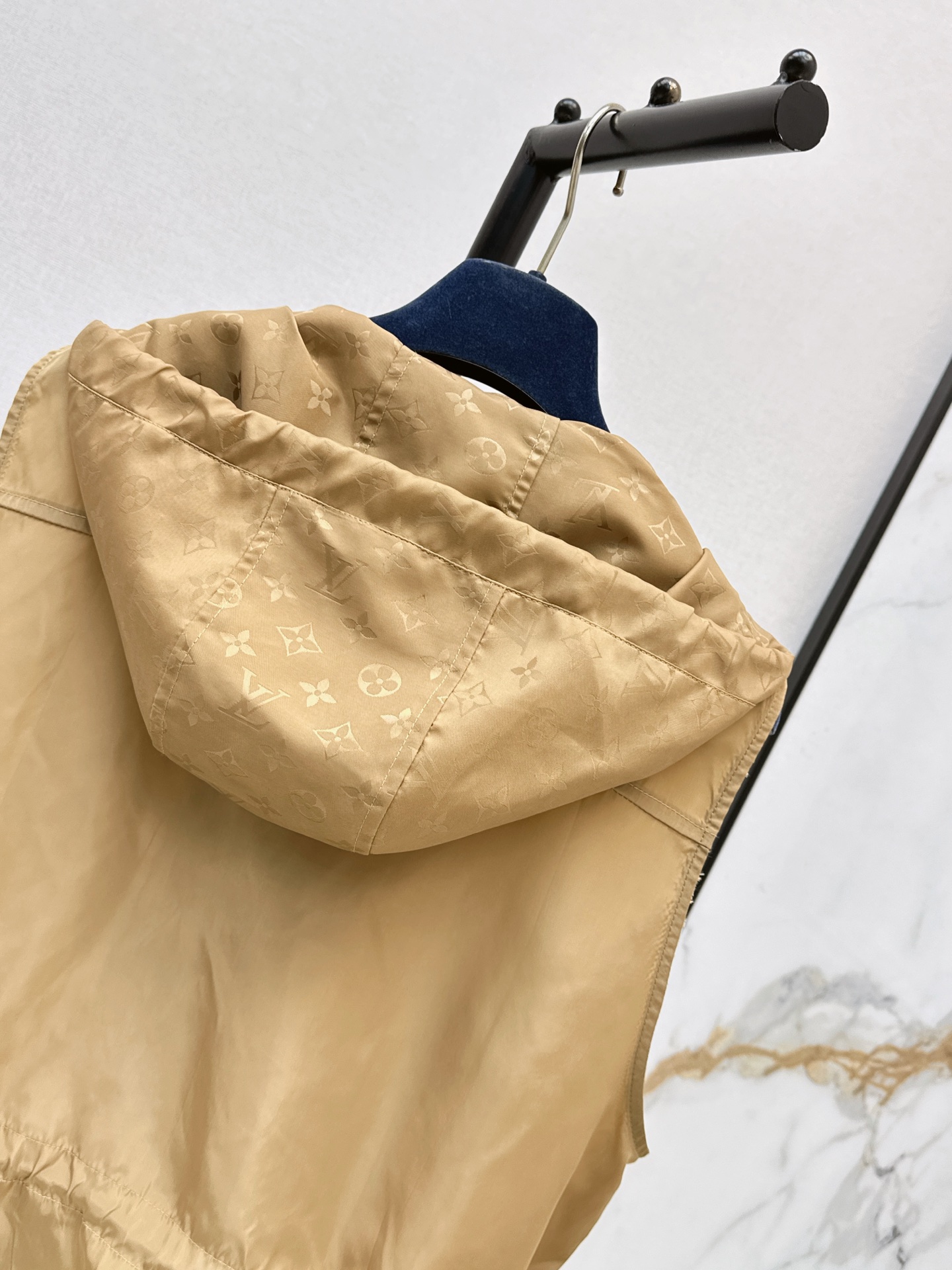 Loui 26ss hooded vest jacket