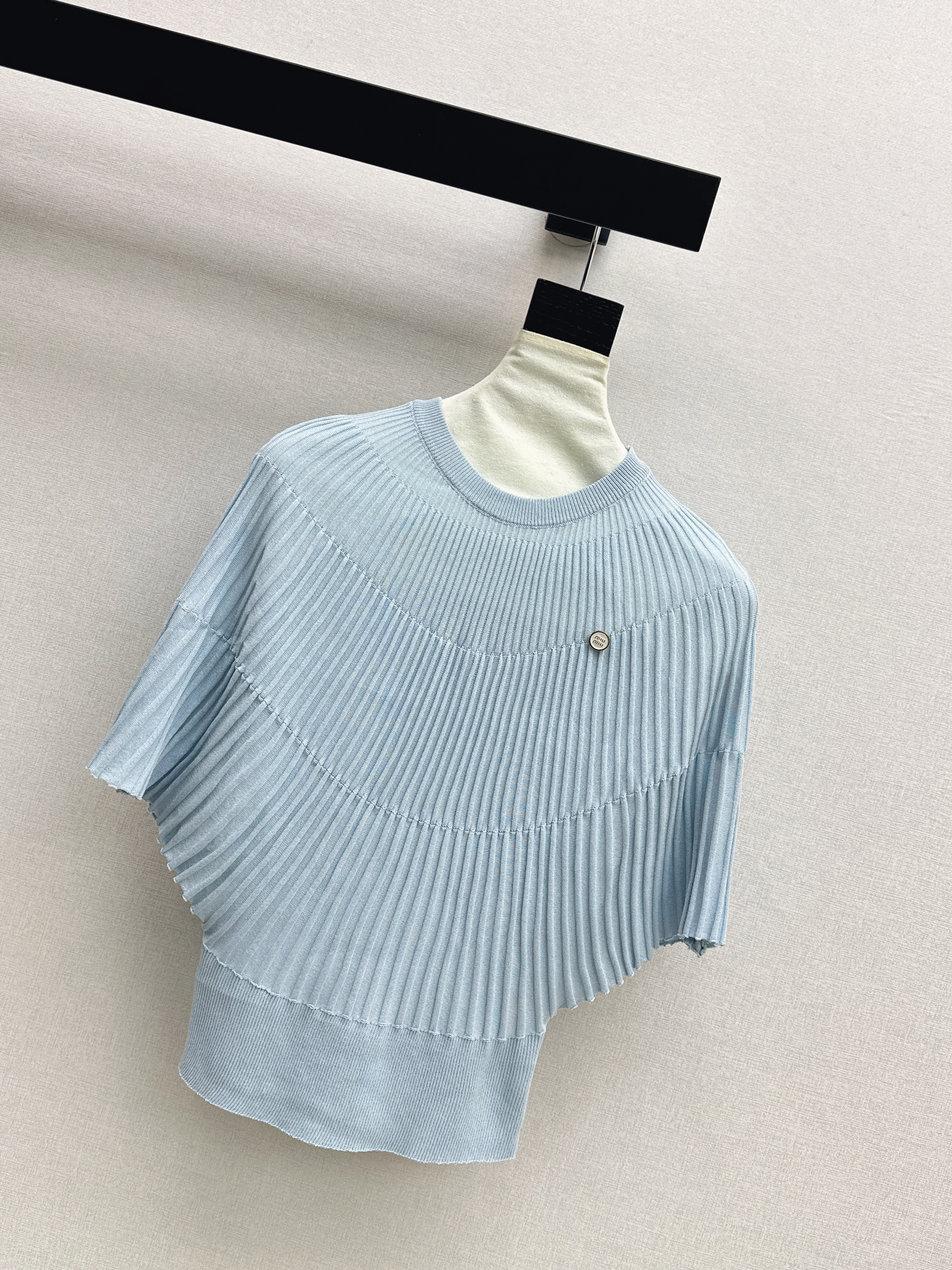Miu 26ss cape knitwear