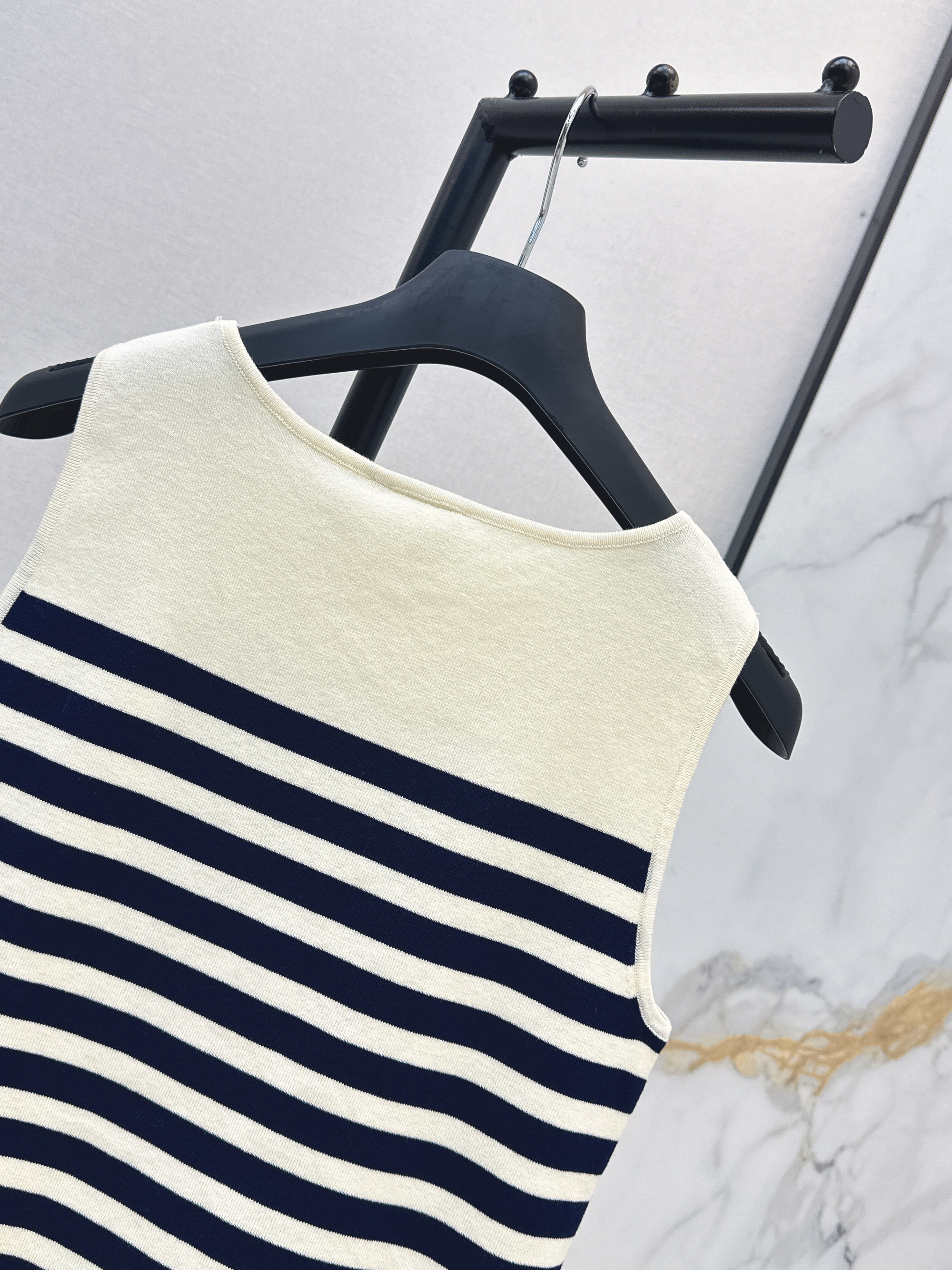 CD 26ss stripe sleeveless knitwear