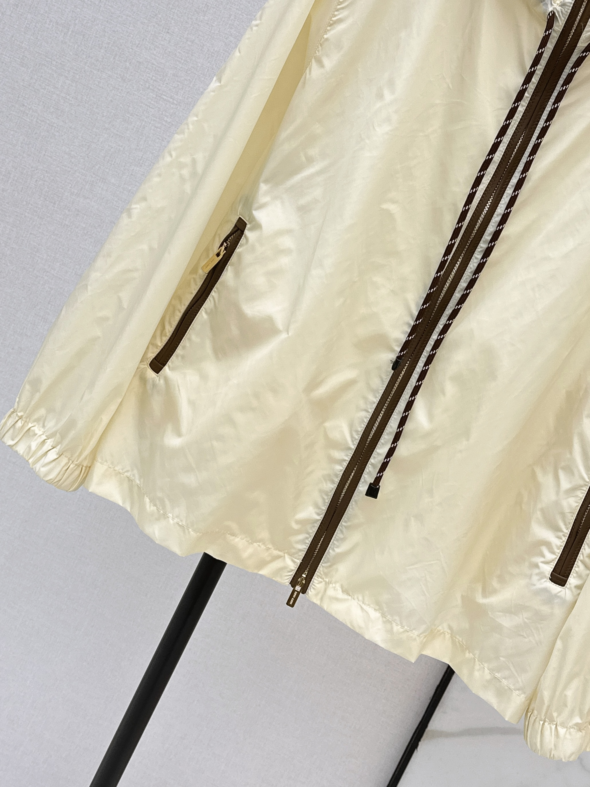 Miu 26ss windbreaker