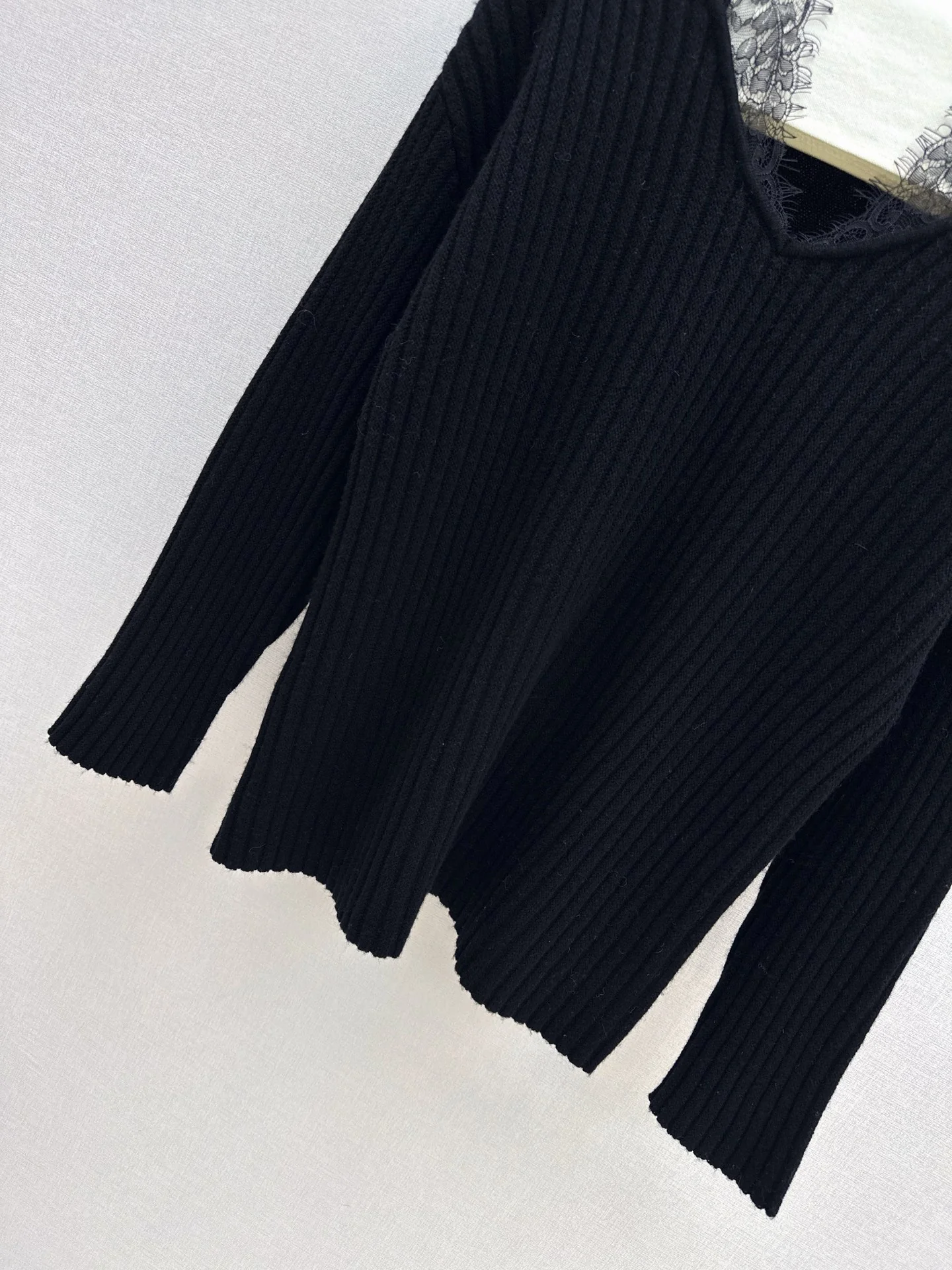 Es 25fw lace contrast sweater
