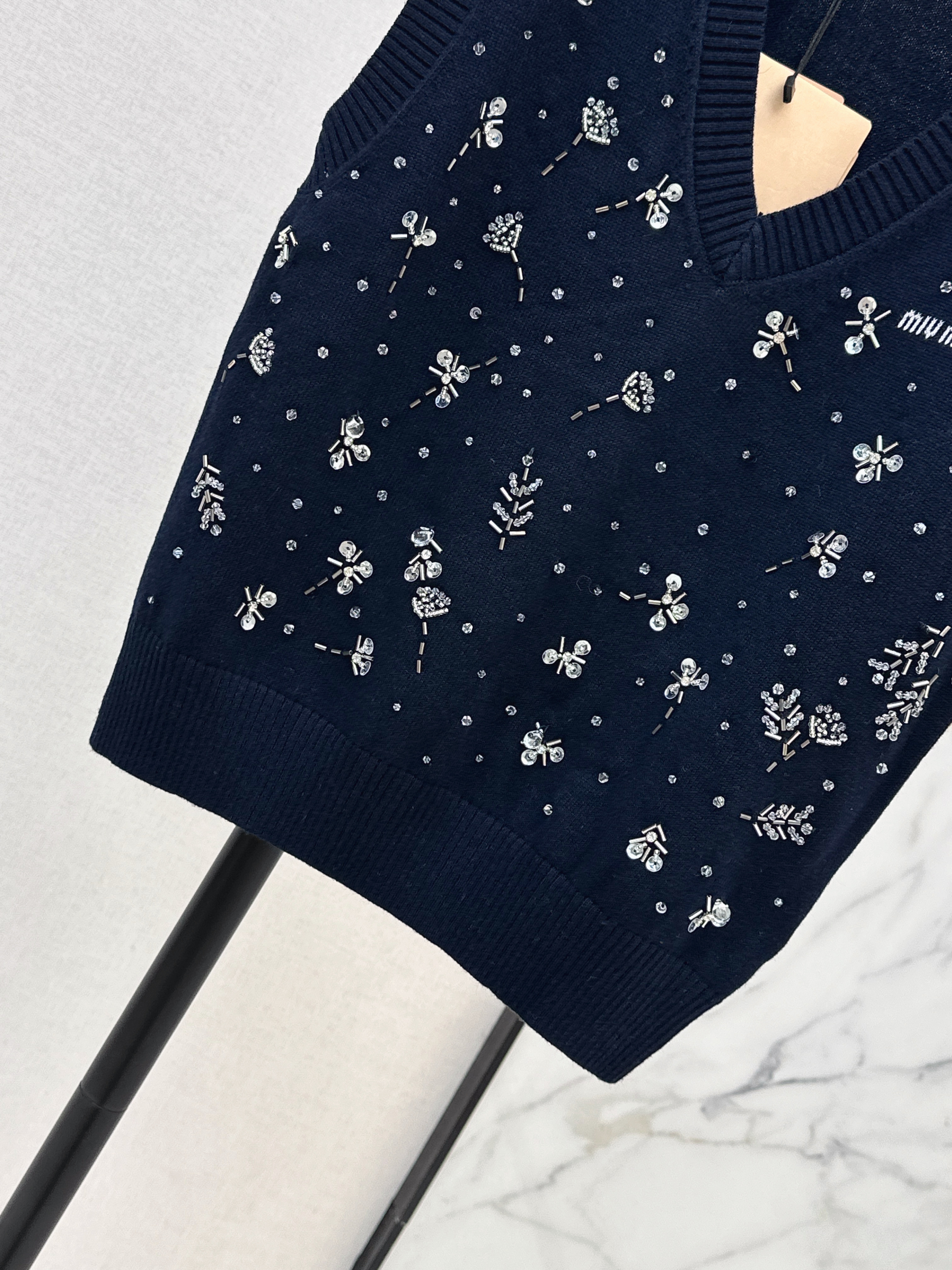 Miu 26ss beading knit vest