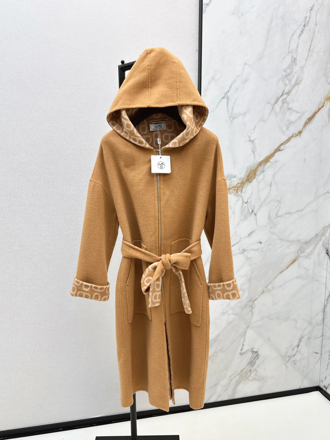 Her 25fw cashmere coat