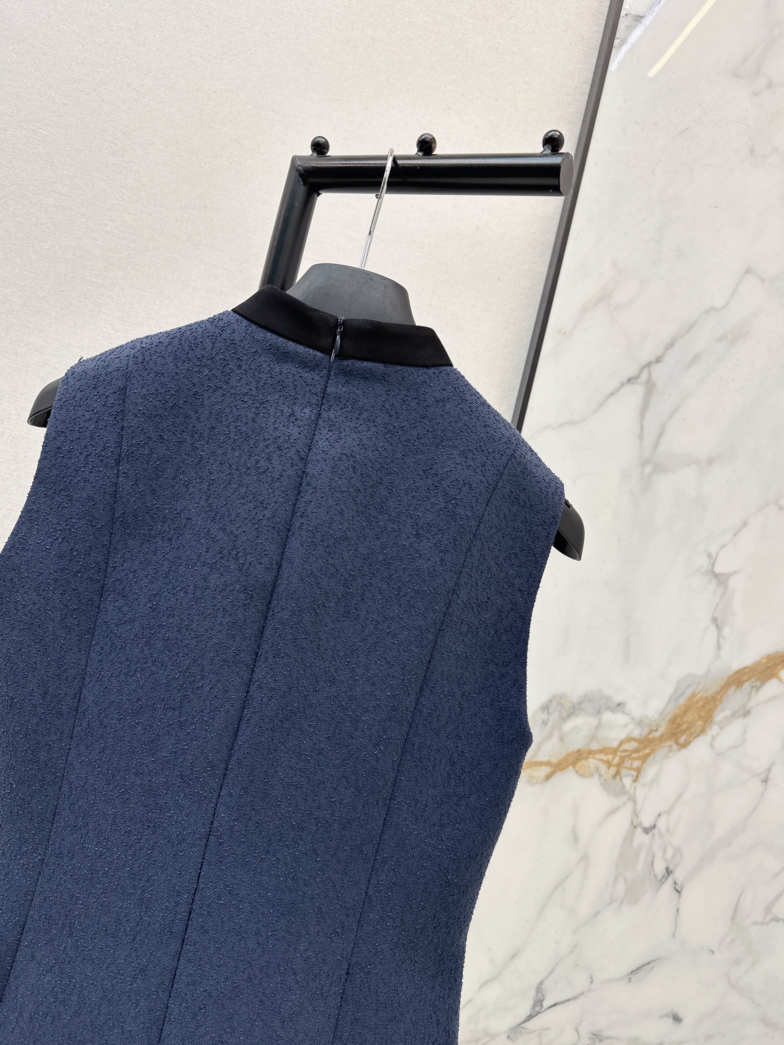 CD 26ss sleeveless dress