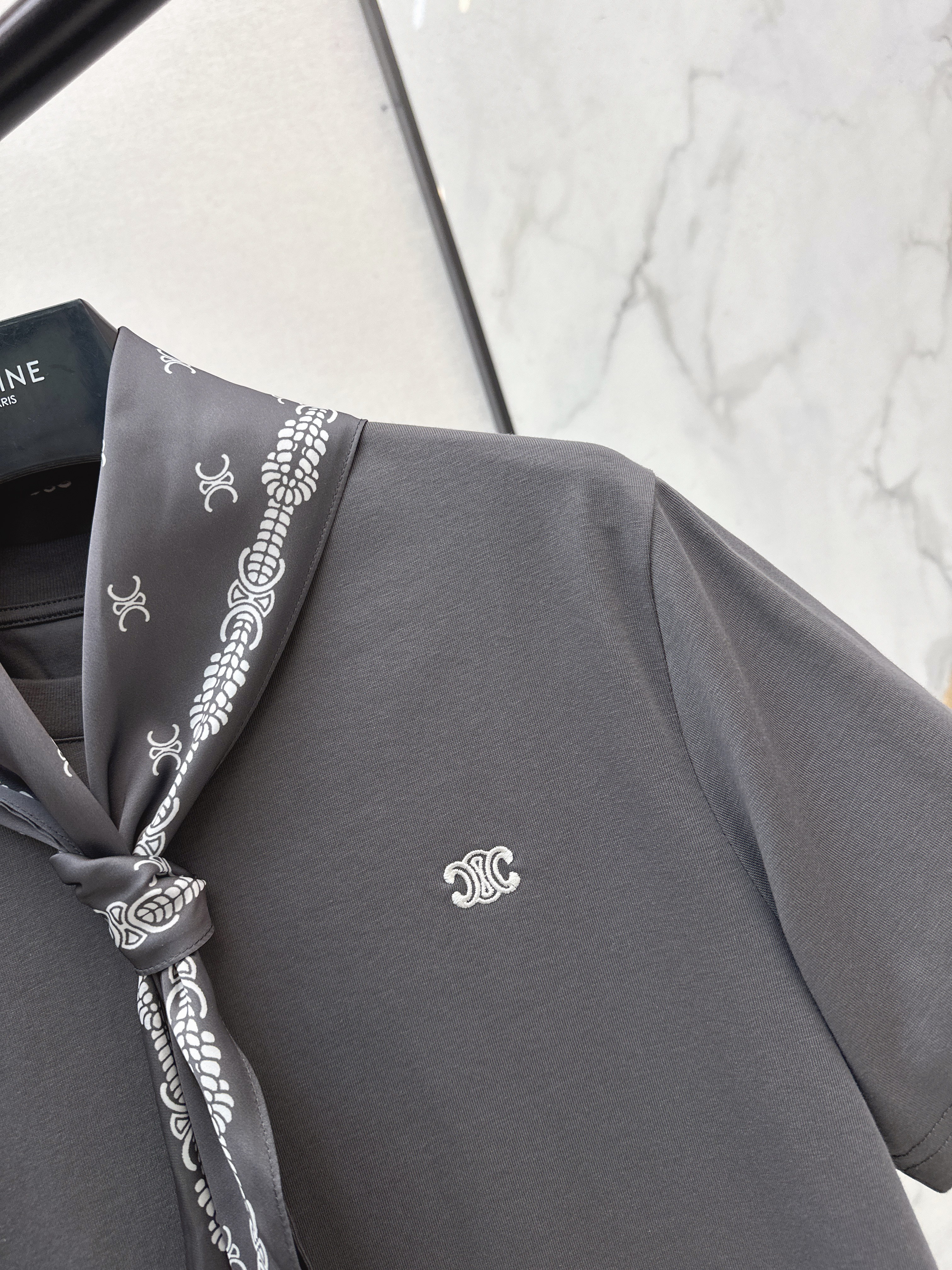 Celi 26ss print silk scarf t-shirts