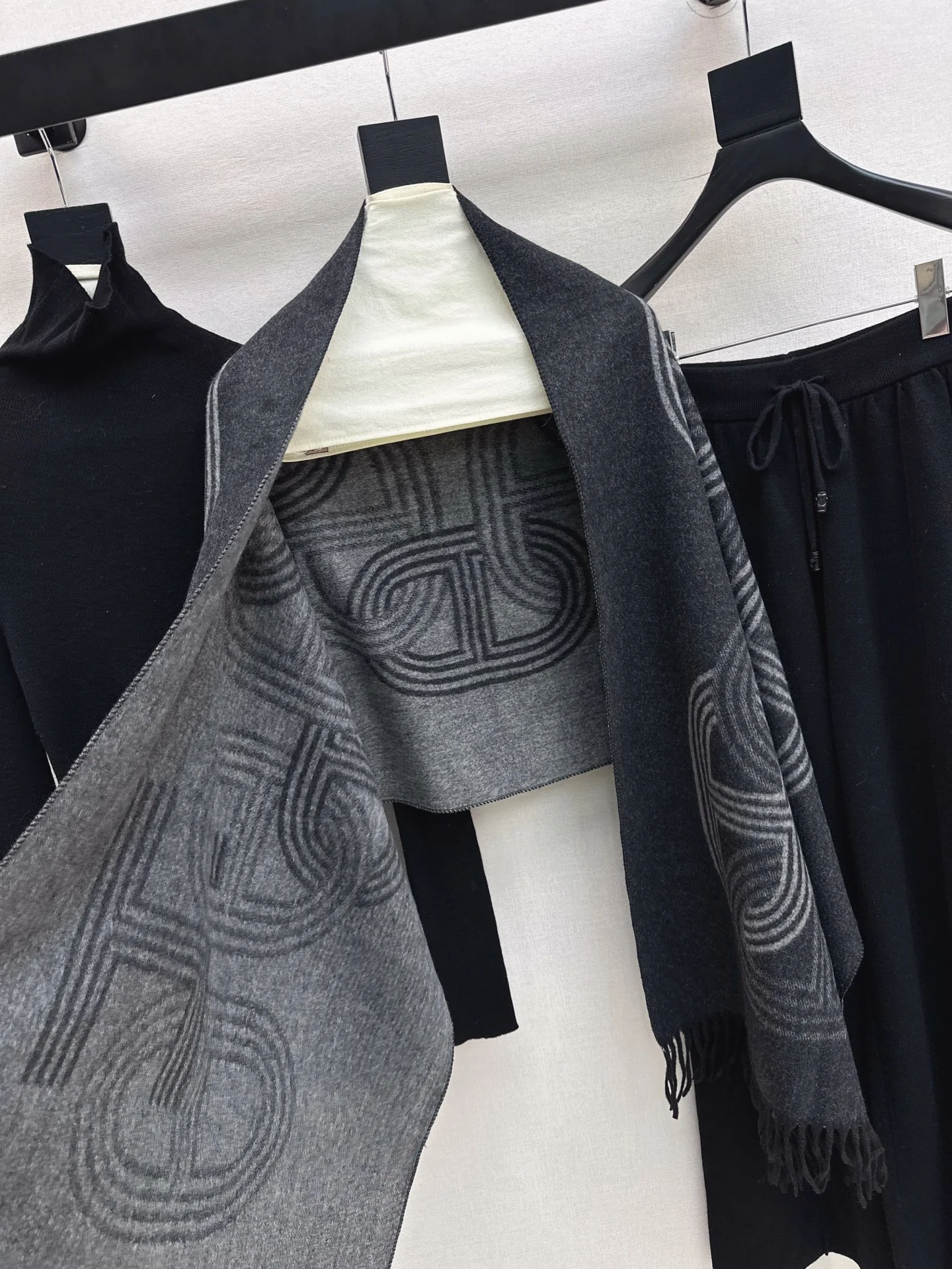 Herm 26ss knit outfit sets basic tee+pant+shawl