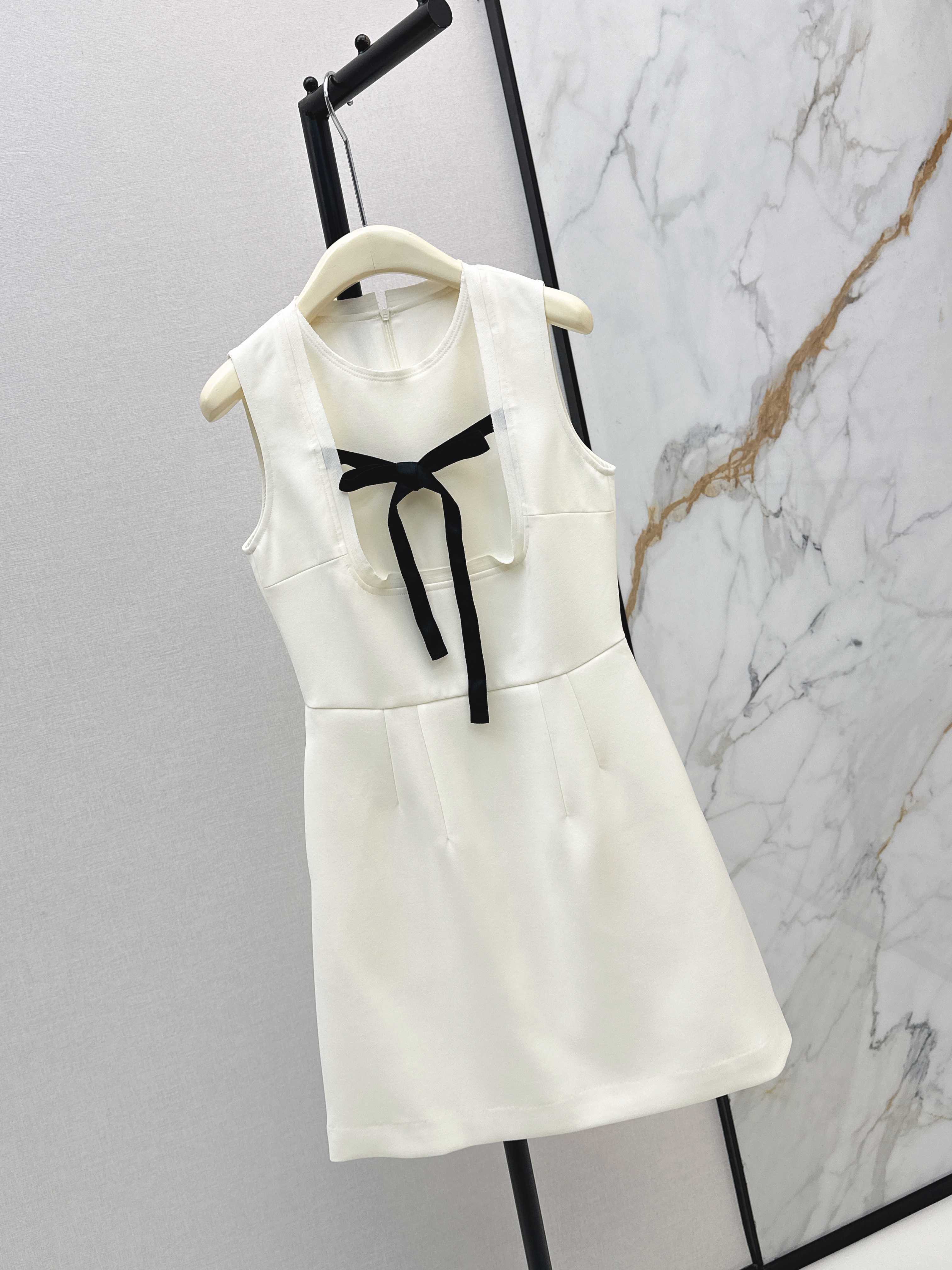 Prad 26ss bow sleeveless dress