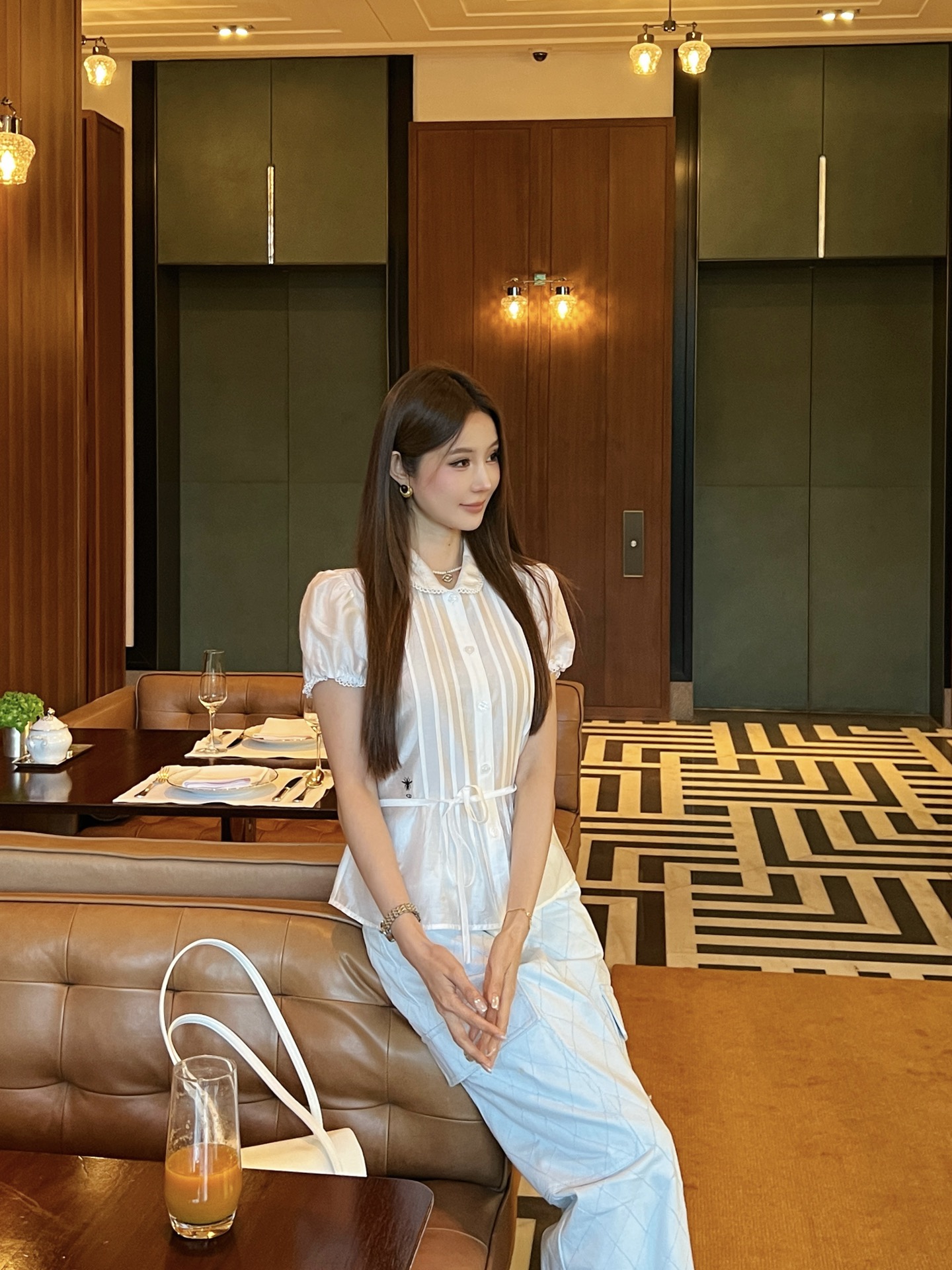 CD 26ss lace trim shirt