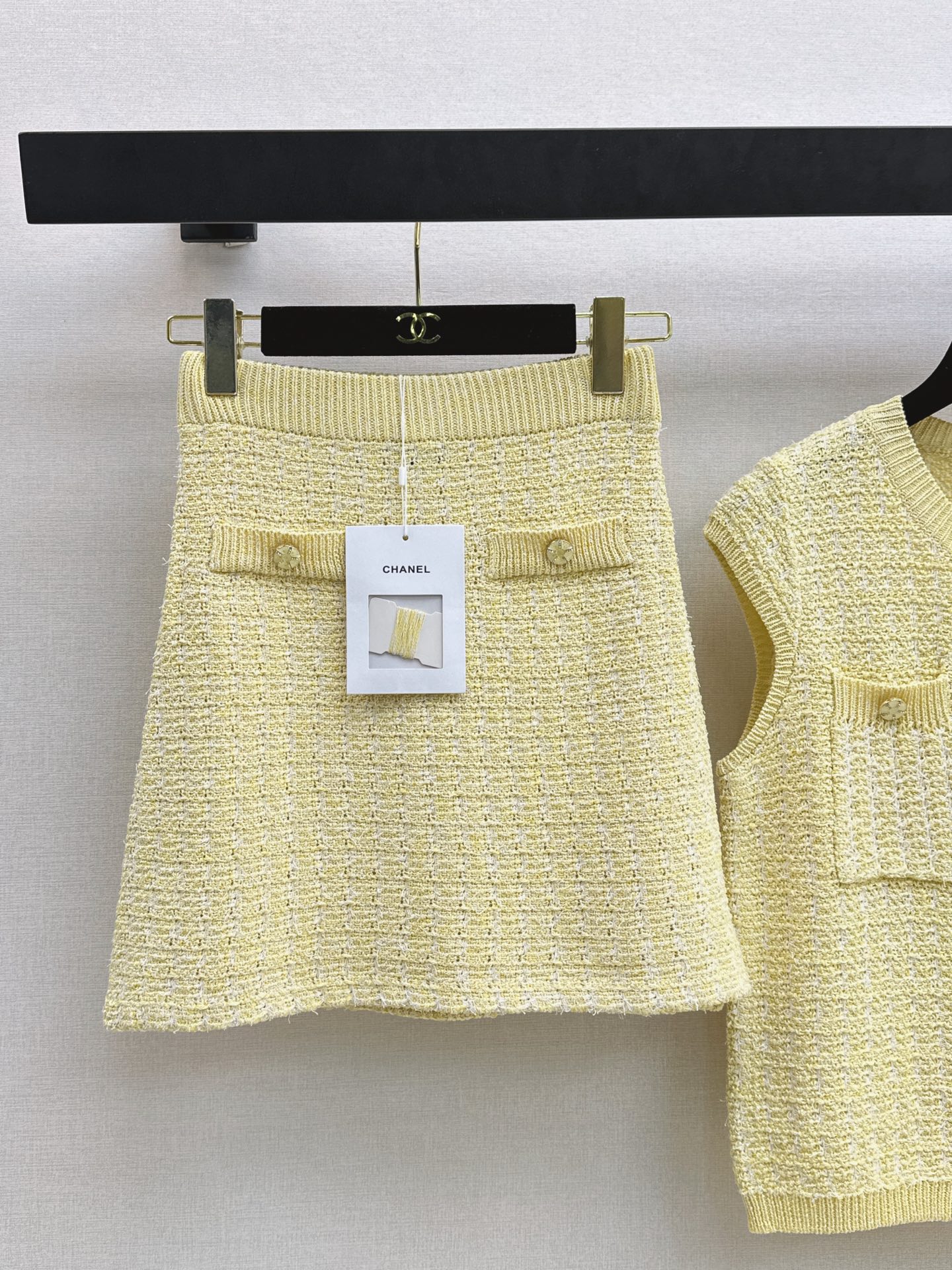 Chan 26ss sleeveless knit cardigan skirt set
