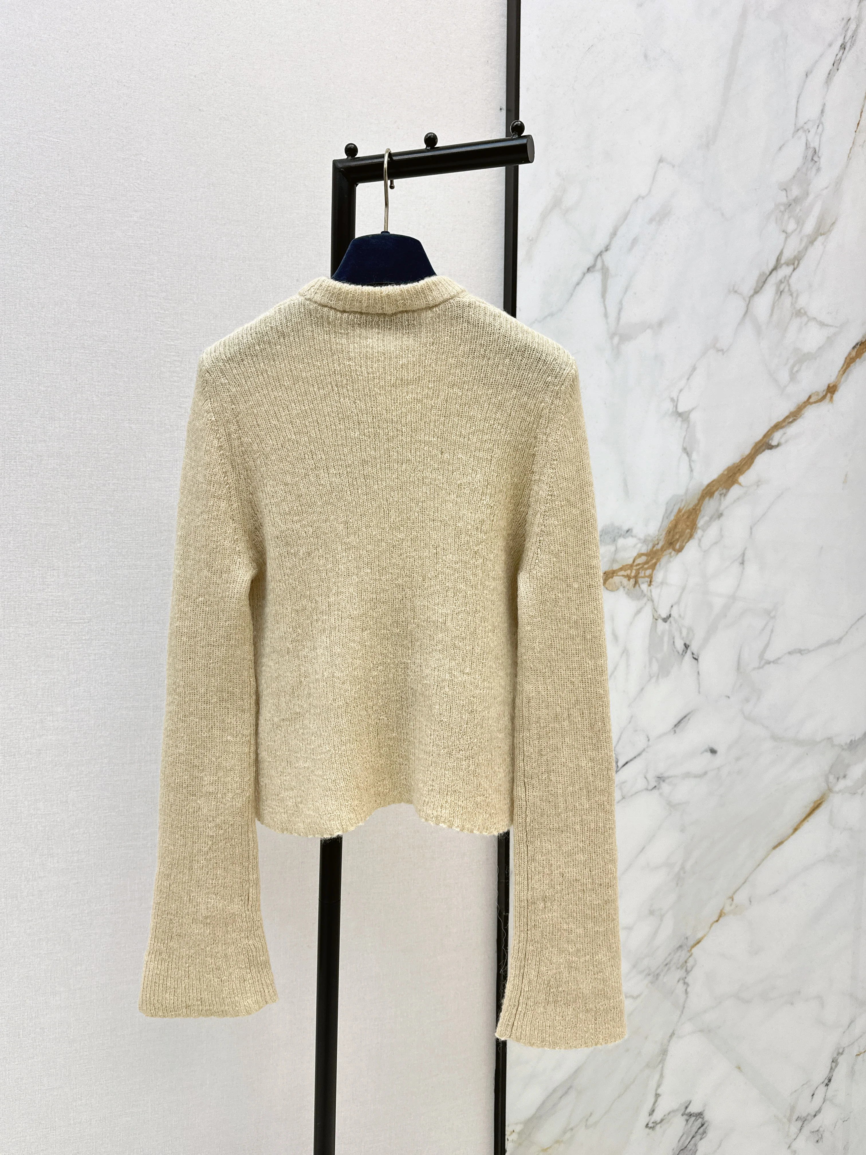 Louis 26ss rosette detail sweater