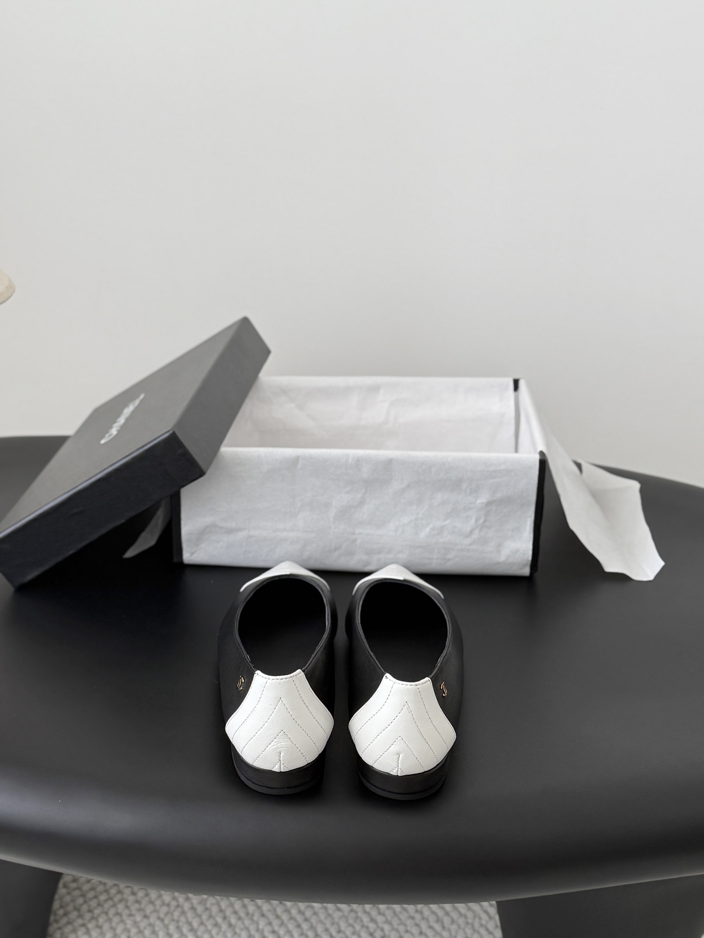 Chan 26C pointed toe flats