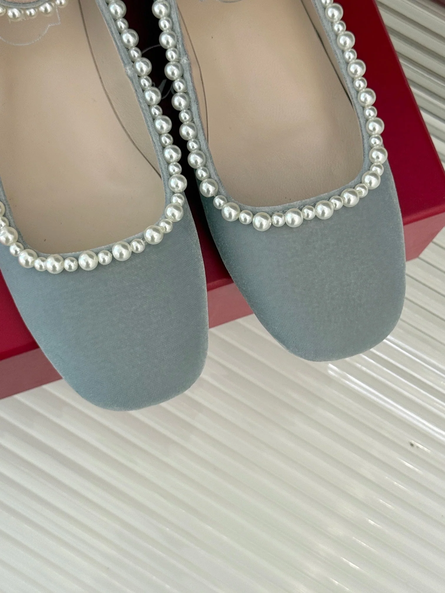 R Vi pearls ballerina shoes