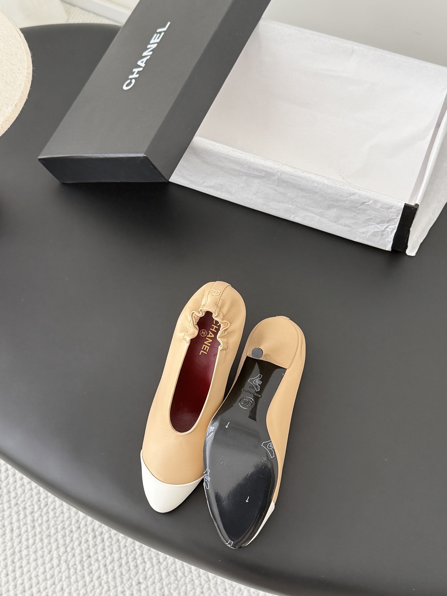 Chan 26ss cap-toe pump