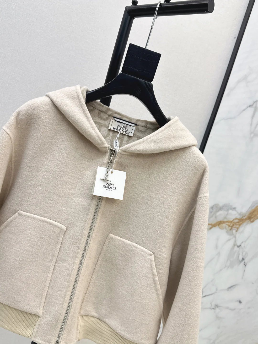 Her 25fw cashmere coat